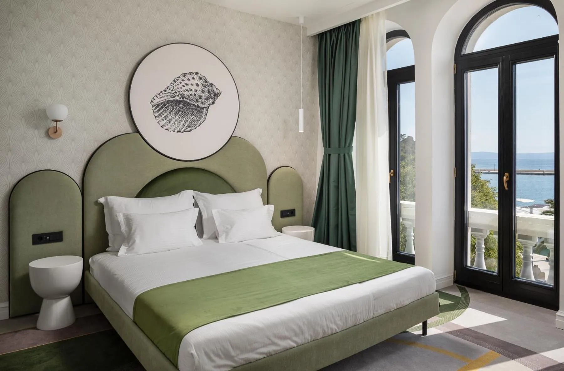 Bed in Heritage Hotel Porin Makarska