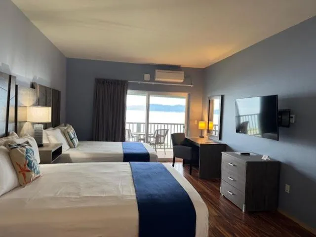 Bed in The Waterfront at Potlatch