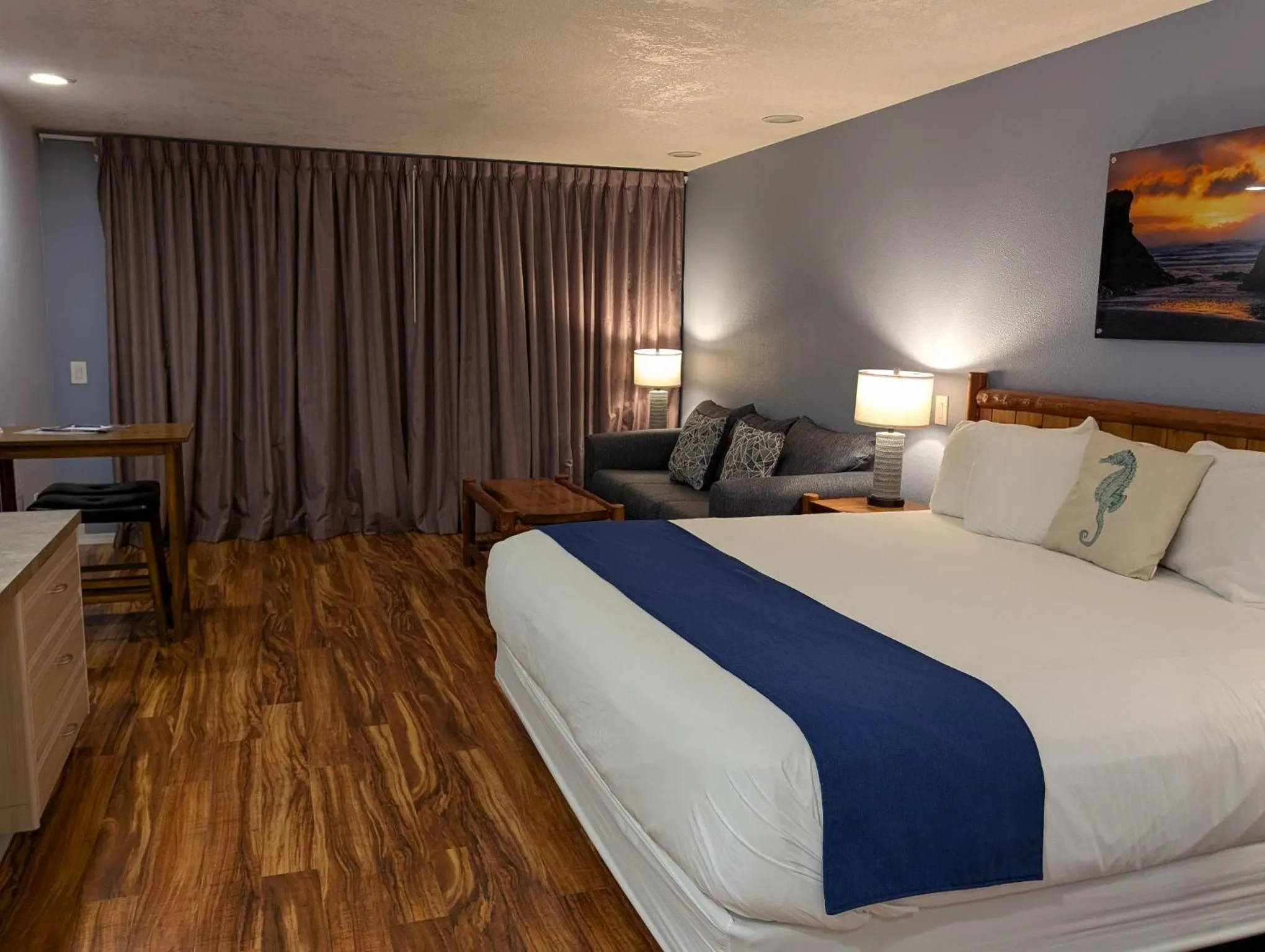 Bed in The Waterfront at Potlatch