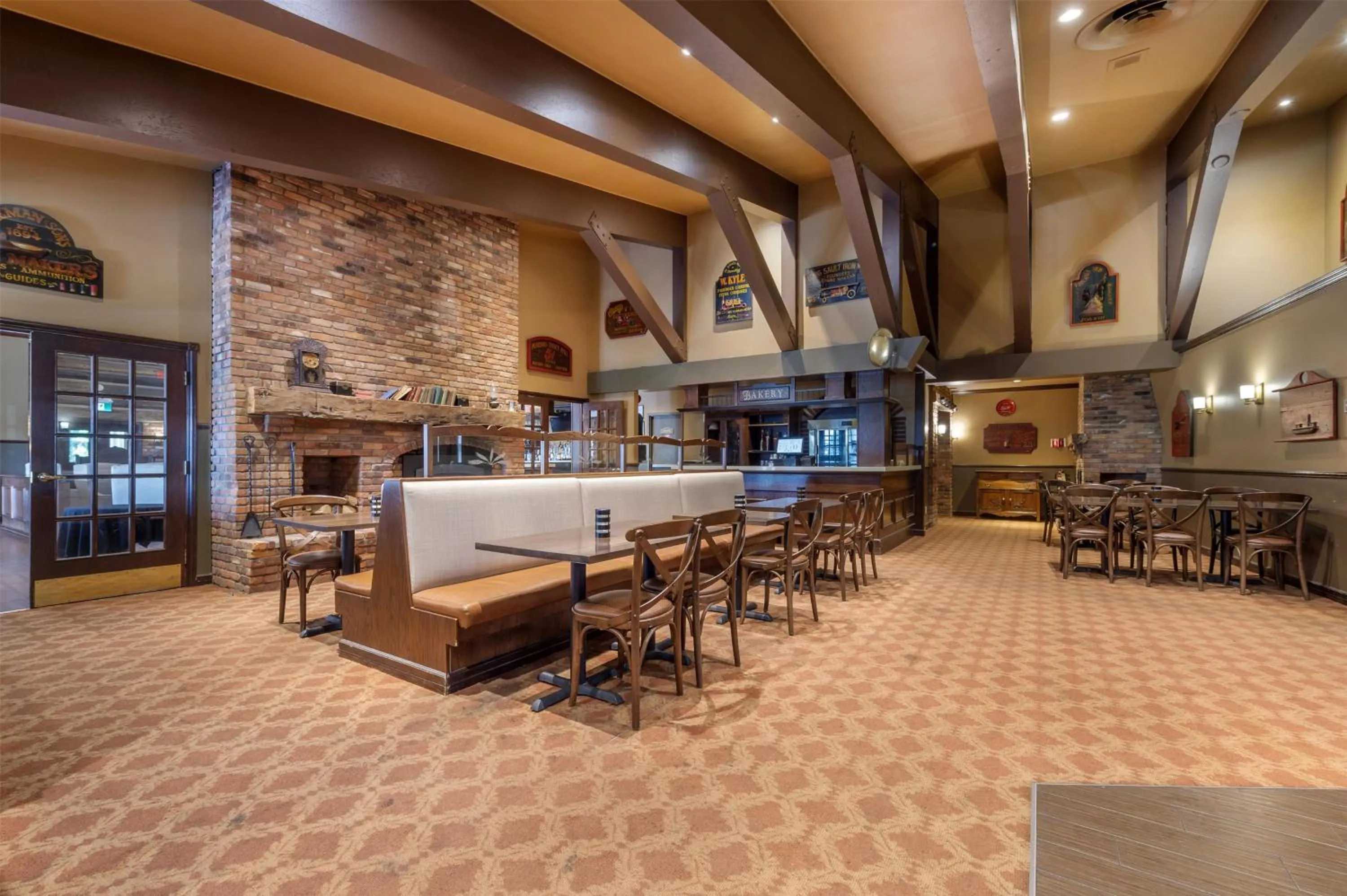 Breakfast in Best Western Parkway Inn & Conference Centre