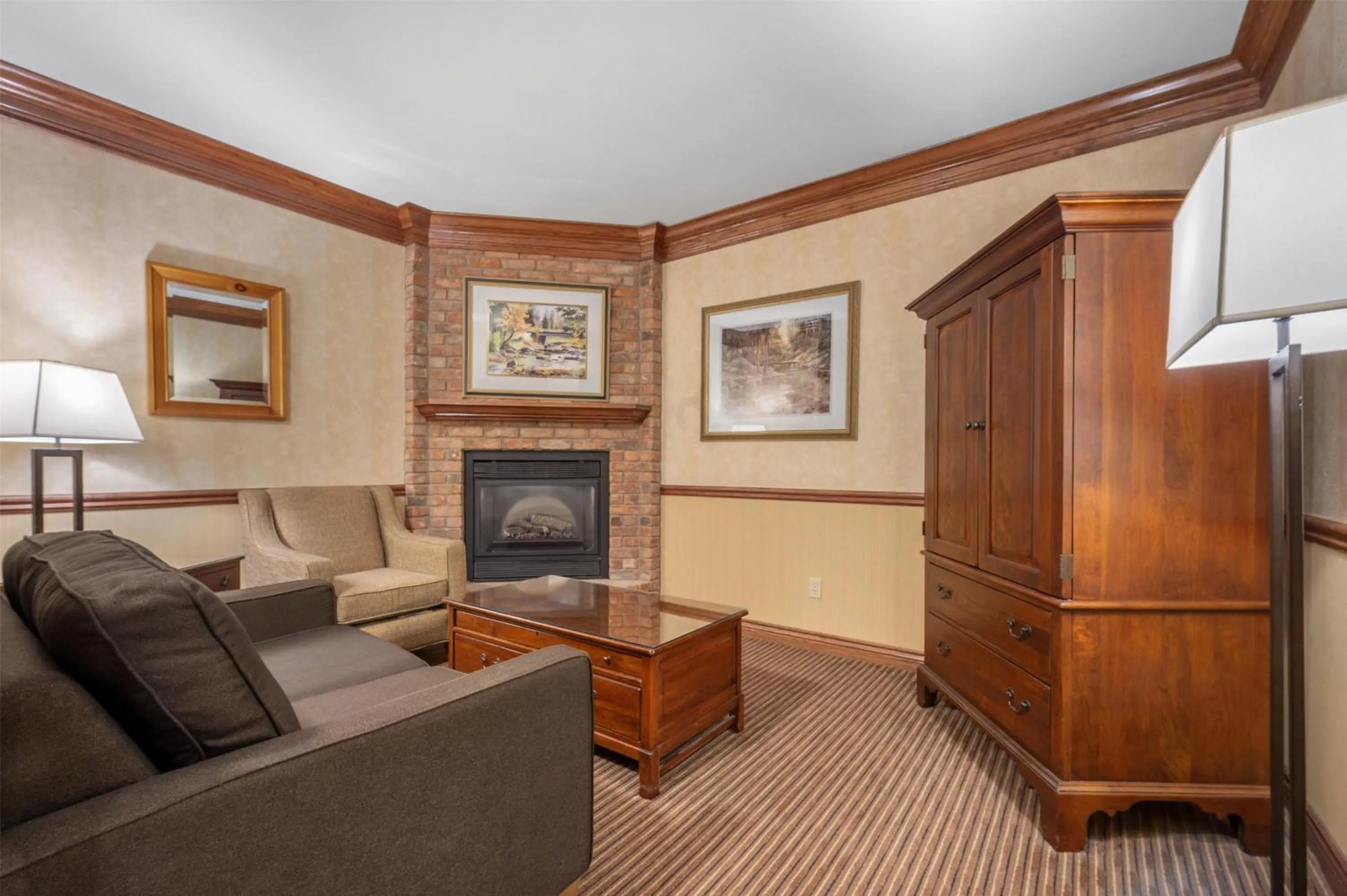 Bedroom in Best Western Parkway Inn & Conference Centre