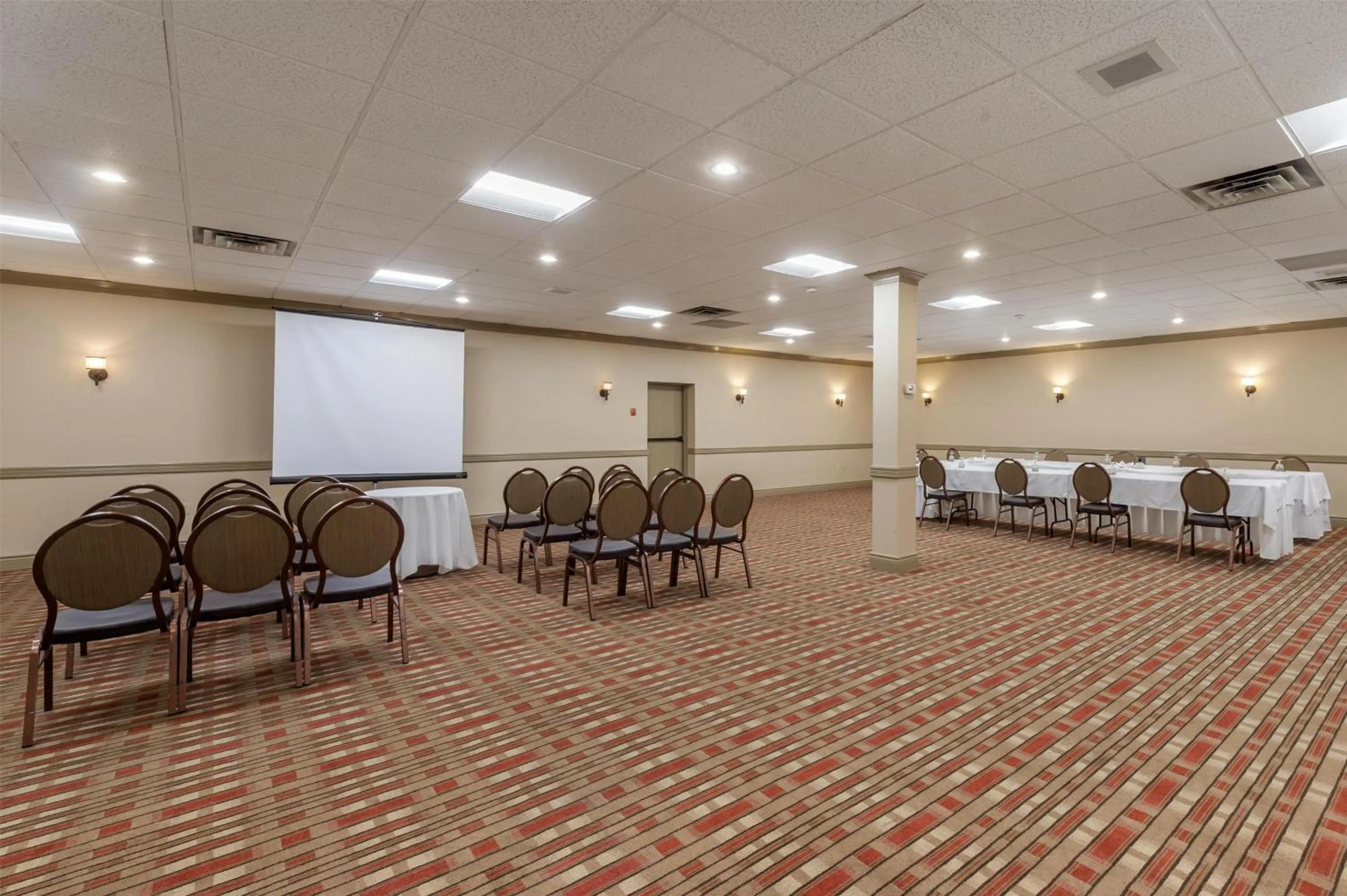 Meeting/conference room in Best Western Parkway Inn & Conference Centre