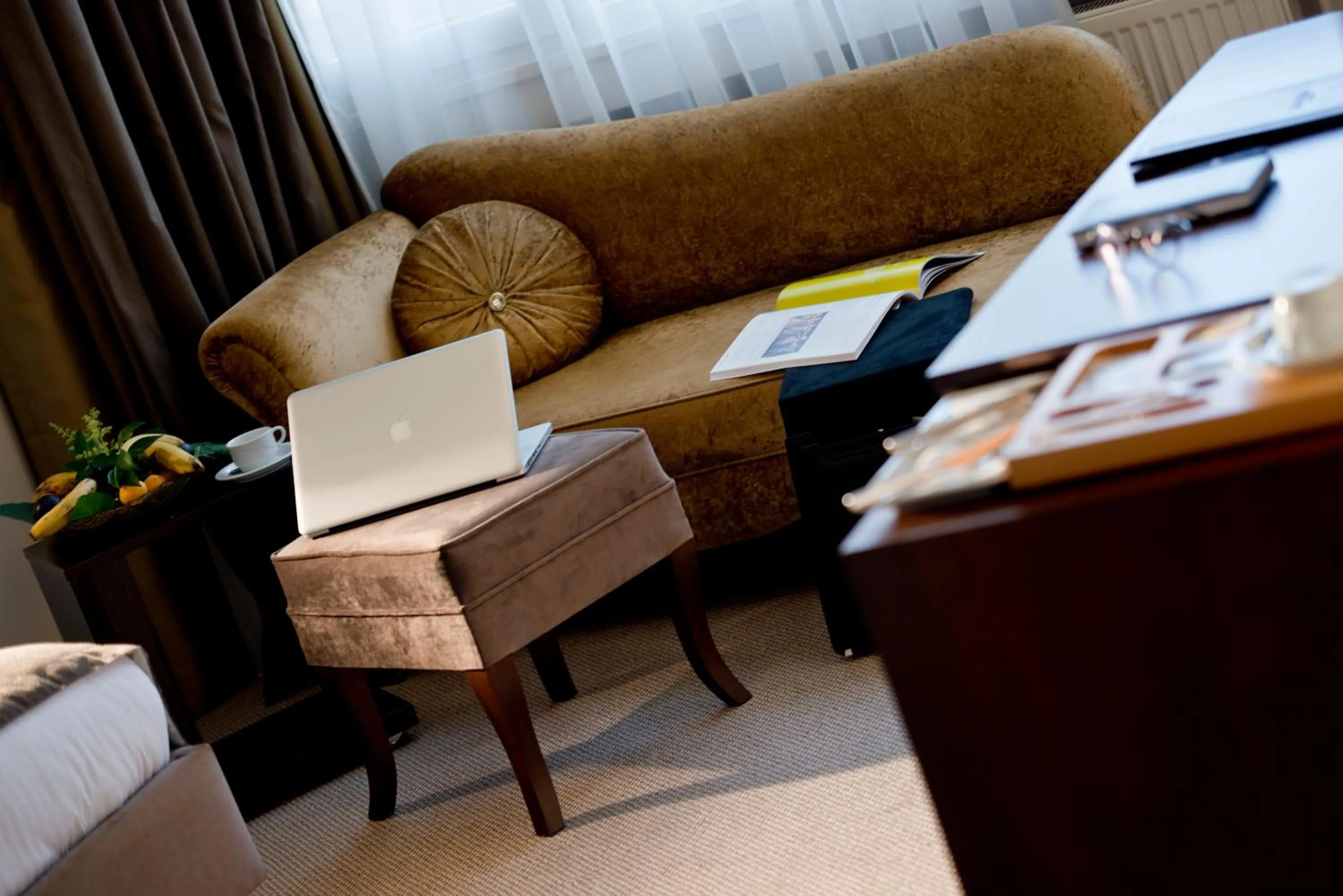 Living room in North Point Hotel