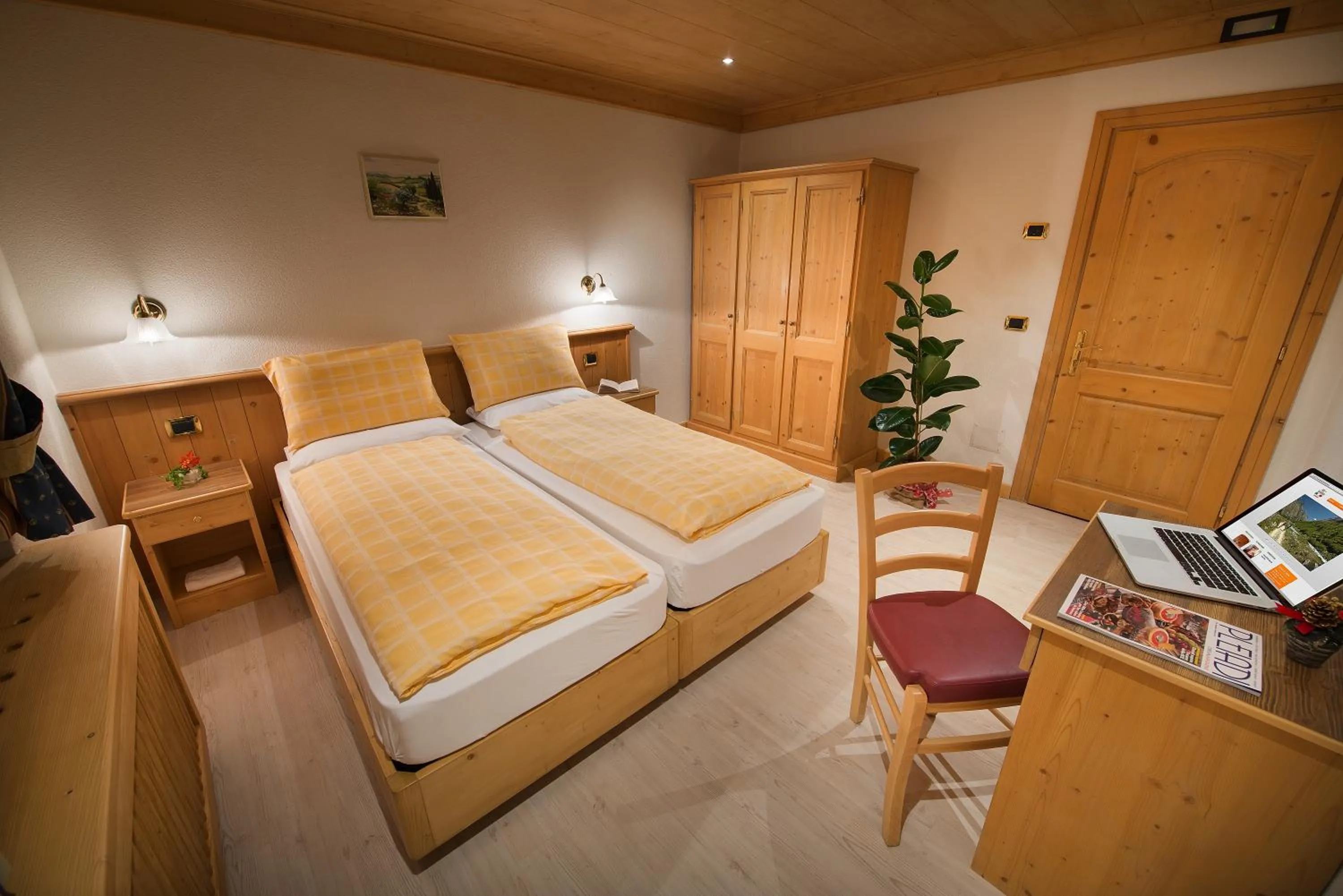 Photo of the whole room, Bed in Hotel San Giovanni