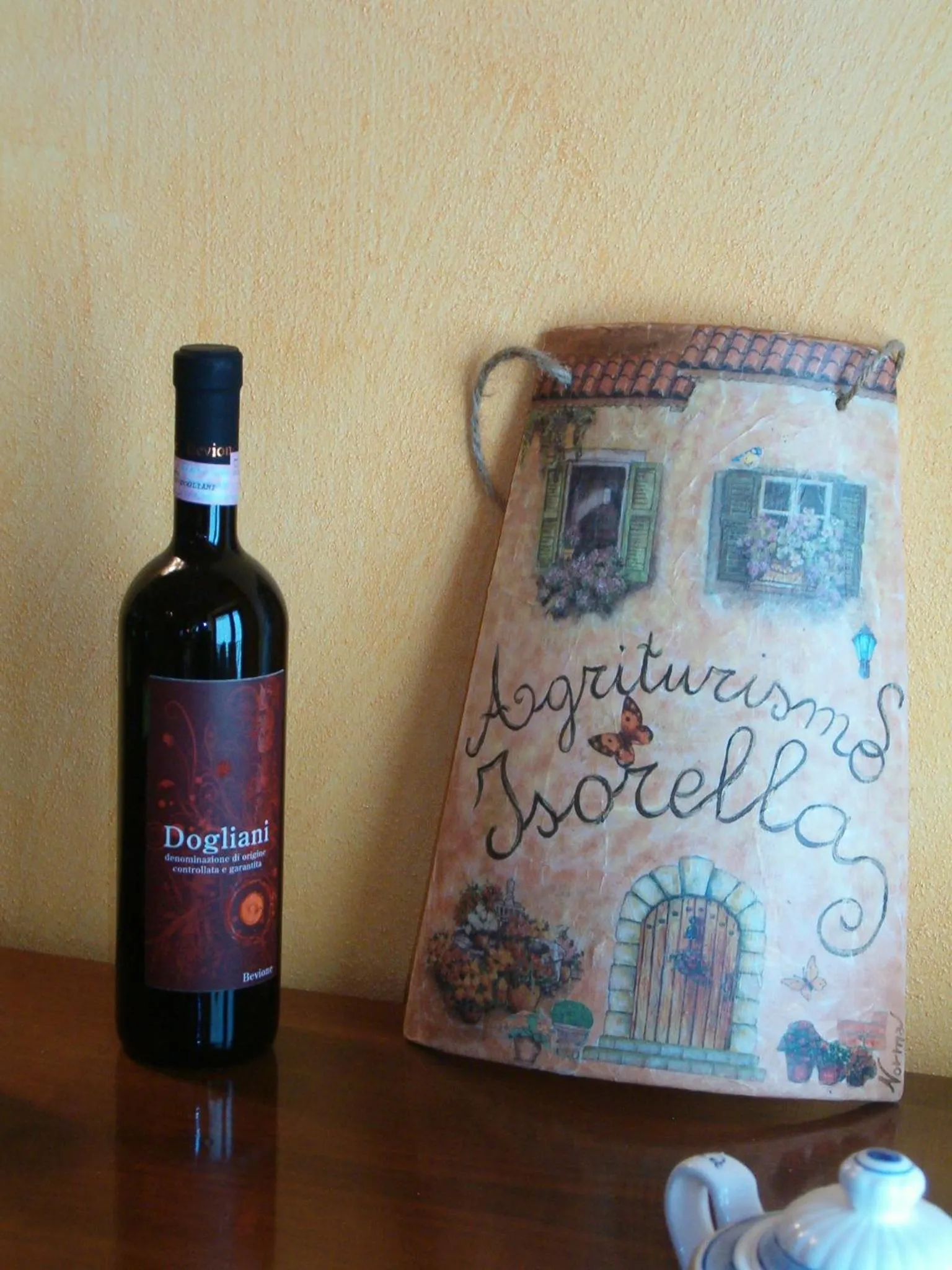 Decorative detail in Agriturismo Isorella