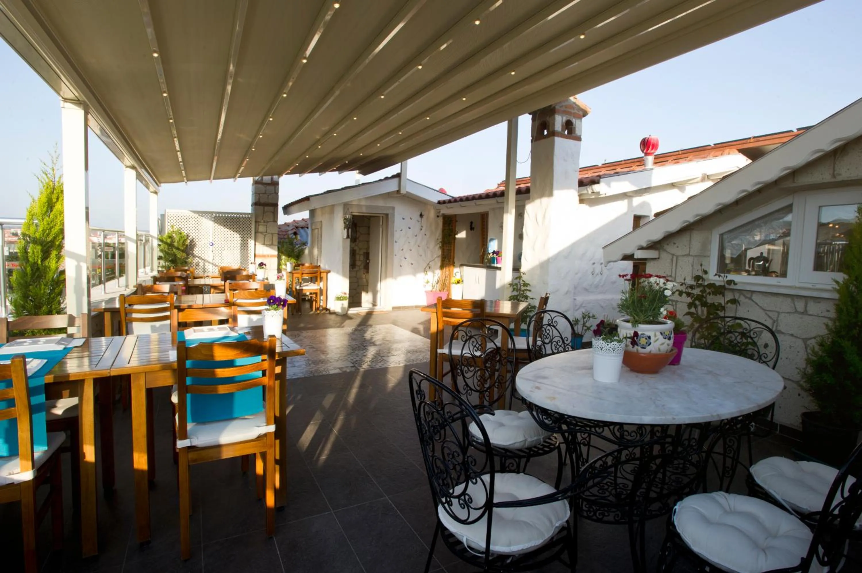 Restaurant/places to eat in Lodos Hotel