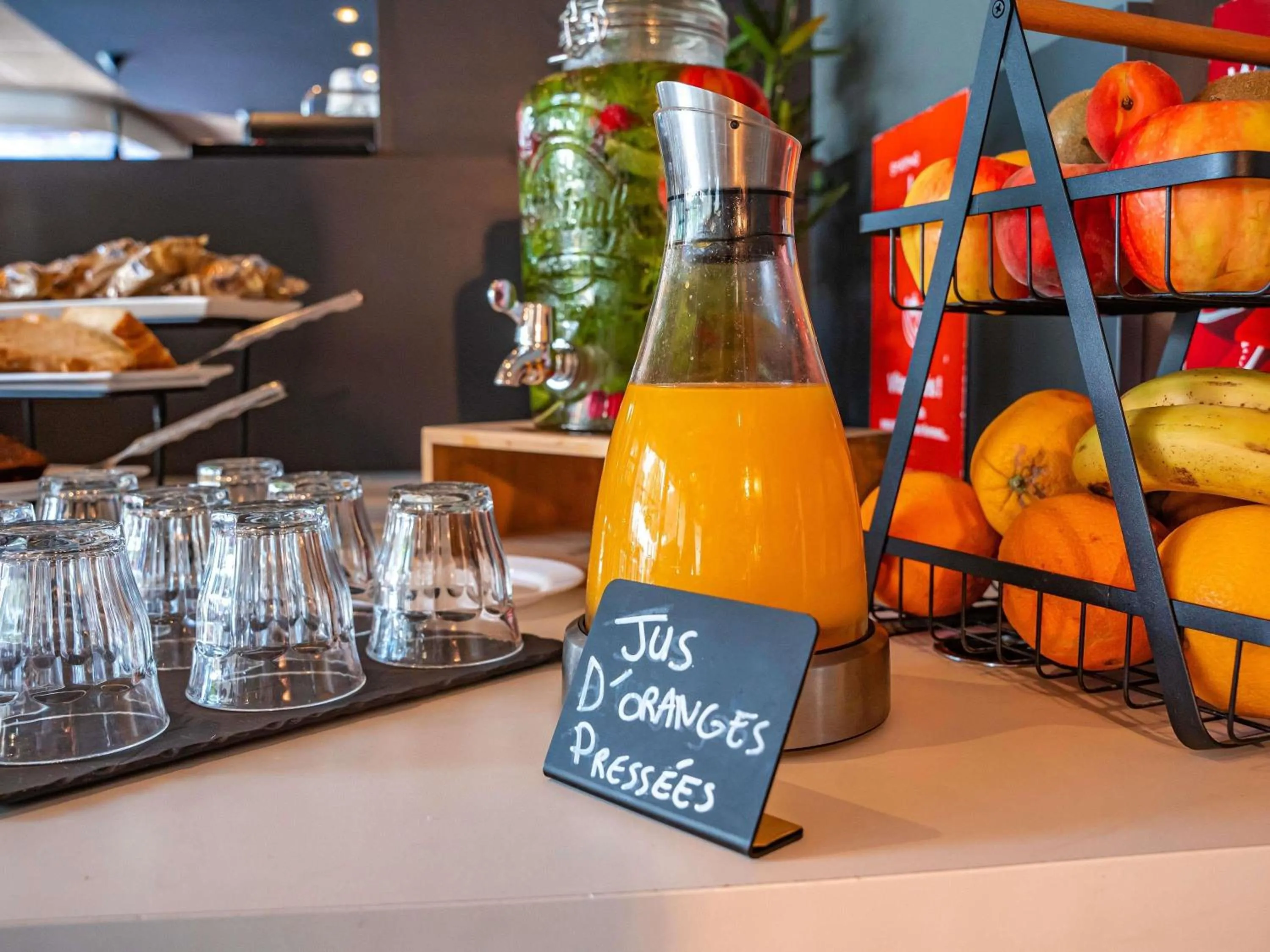Breakfast in Ibis Alès Centre Ville