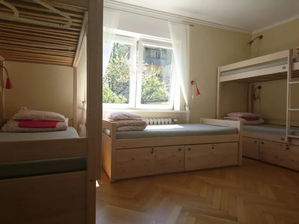 Photo of the whole room in Hostelino