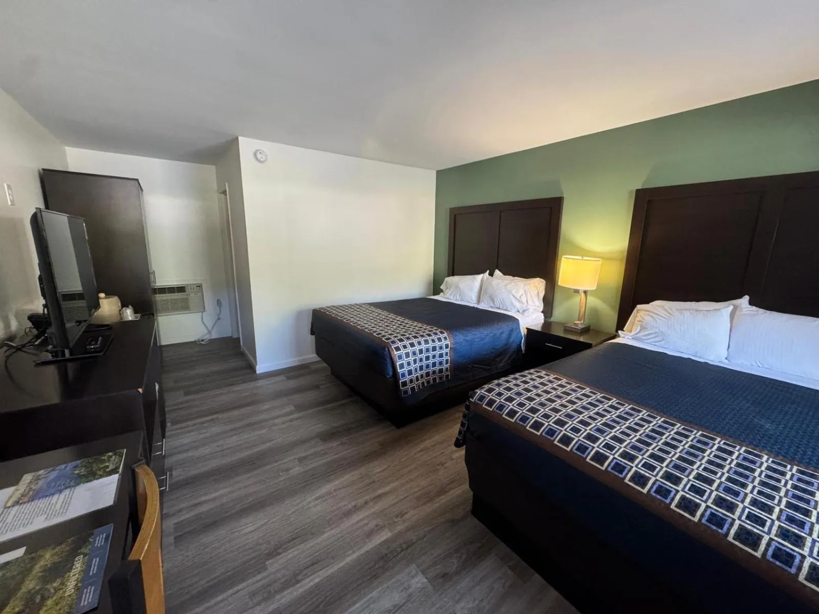 Bed in Castlewood Inn