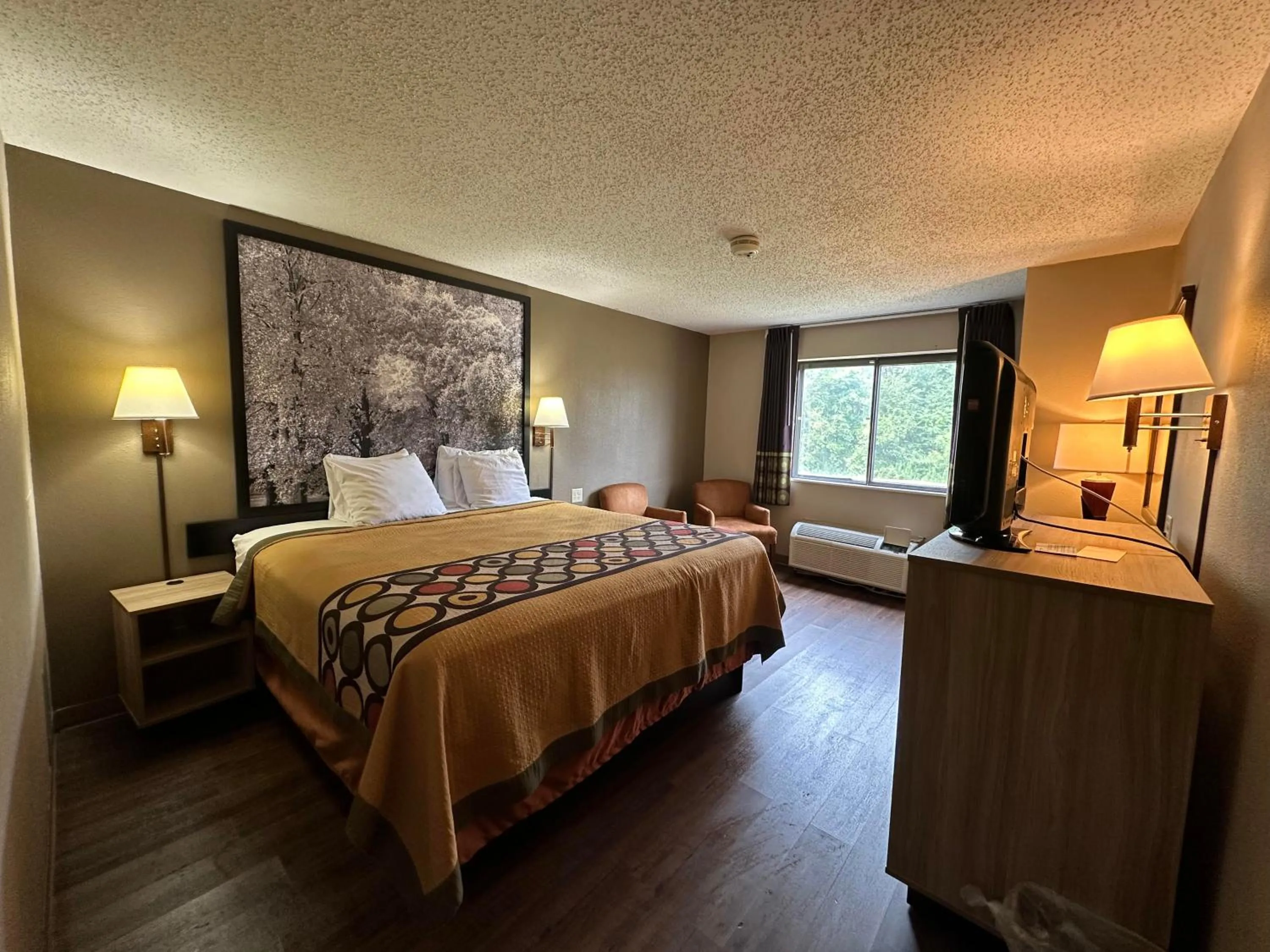 Bed in Super 8 by Wyndham Allentown Kutztown Area
