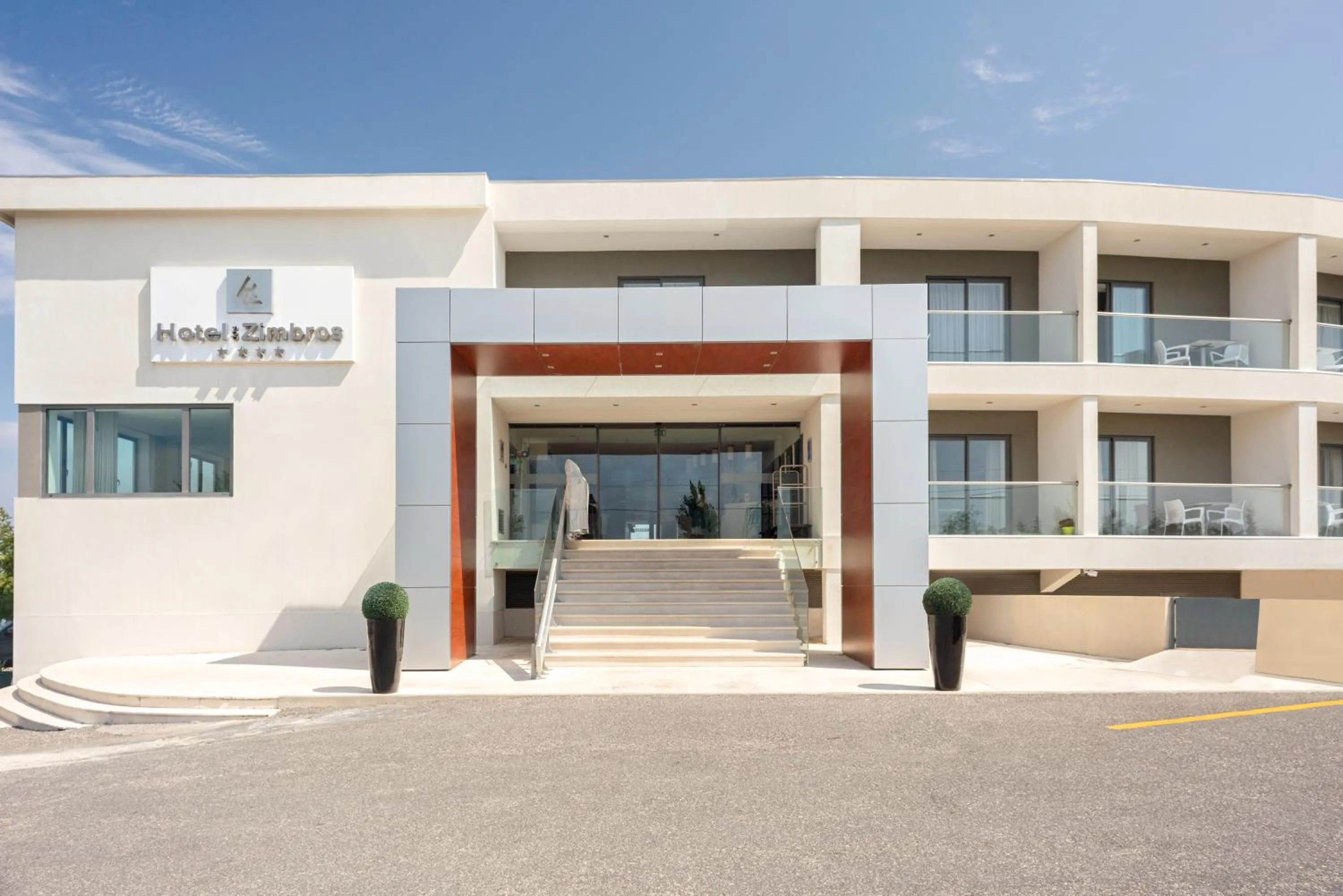 Property building in Hotel dos Zimbros