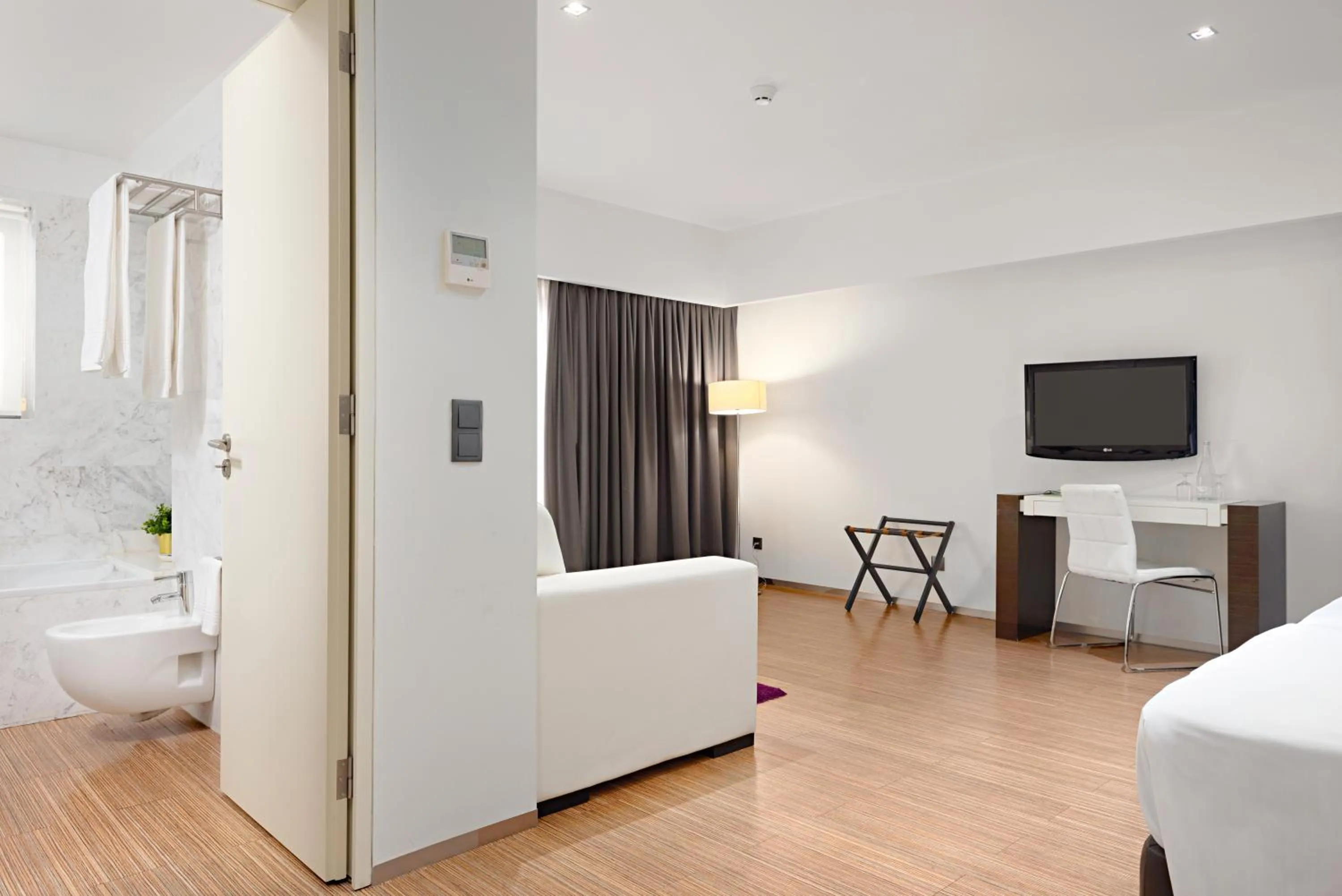 Bedroom, Bed in Hotel dos Zimbros