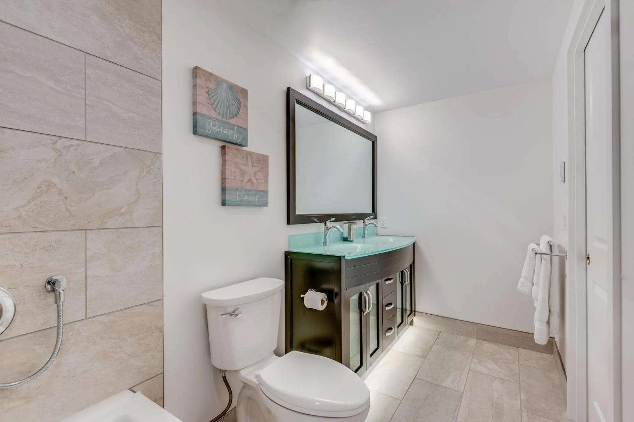 Shower in Adela's Bed and Breakfast