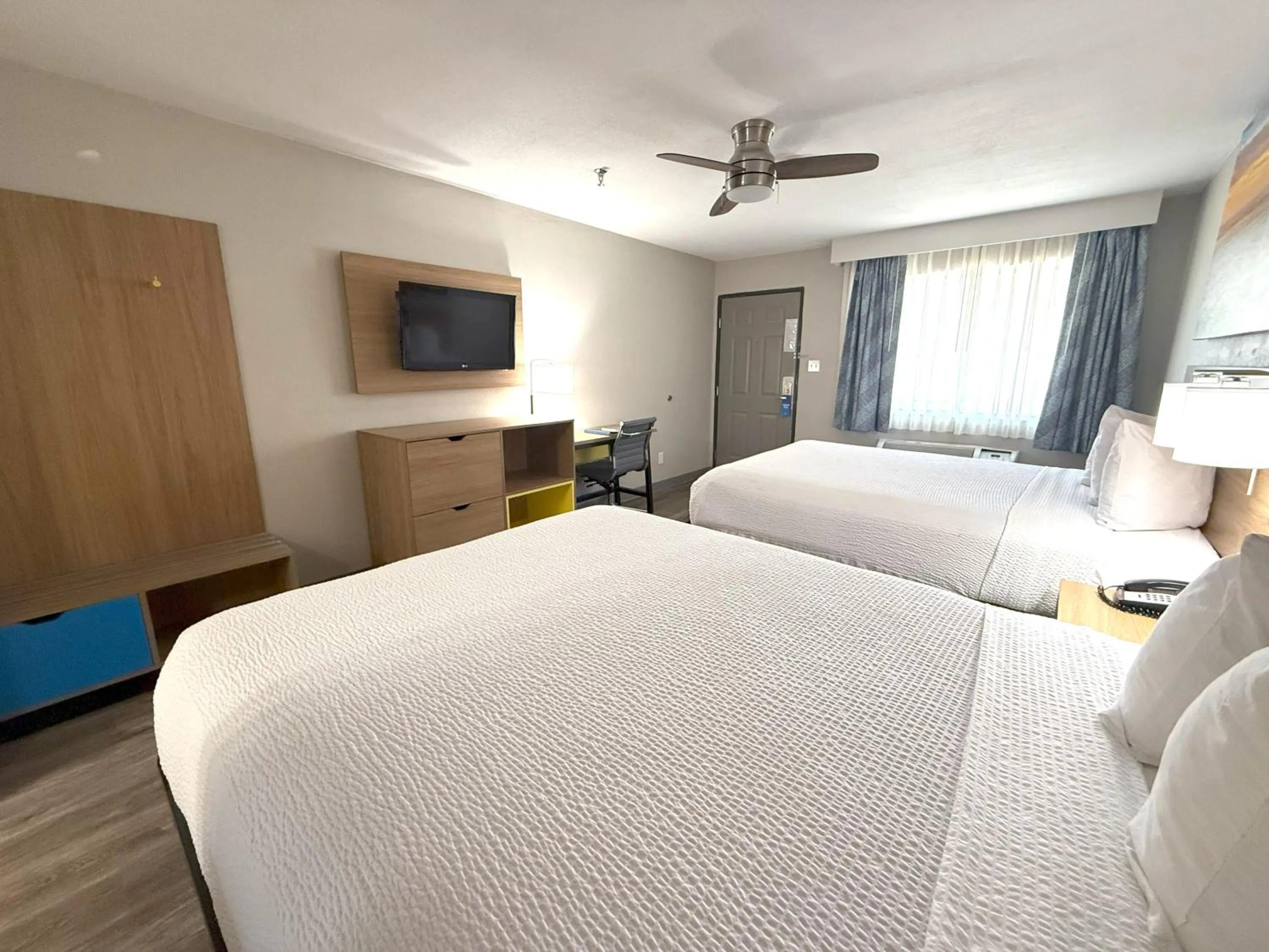 Bed in Days Inn by Wyndham Yuma