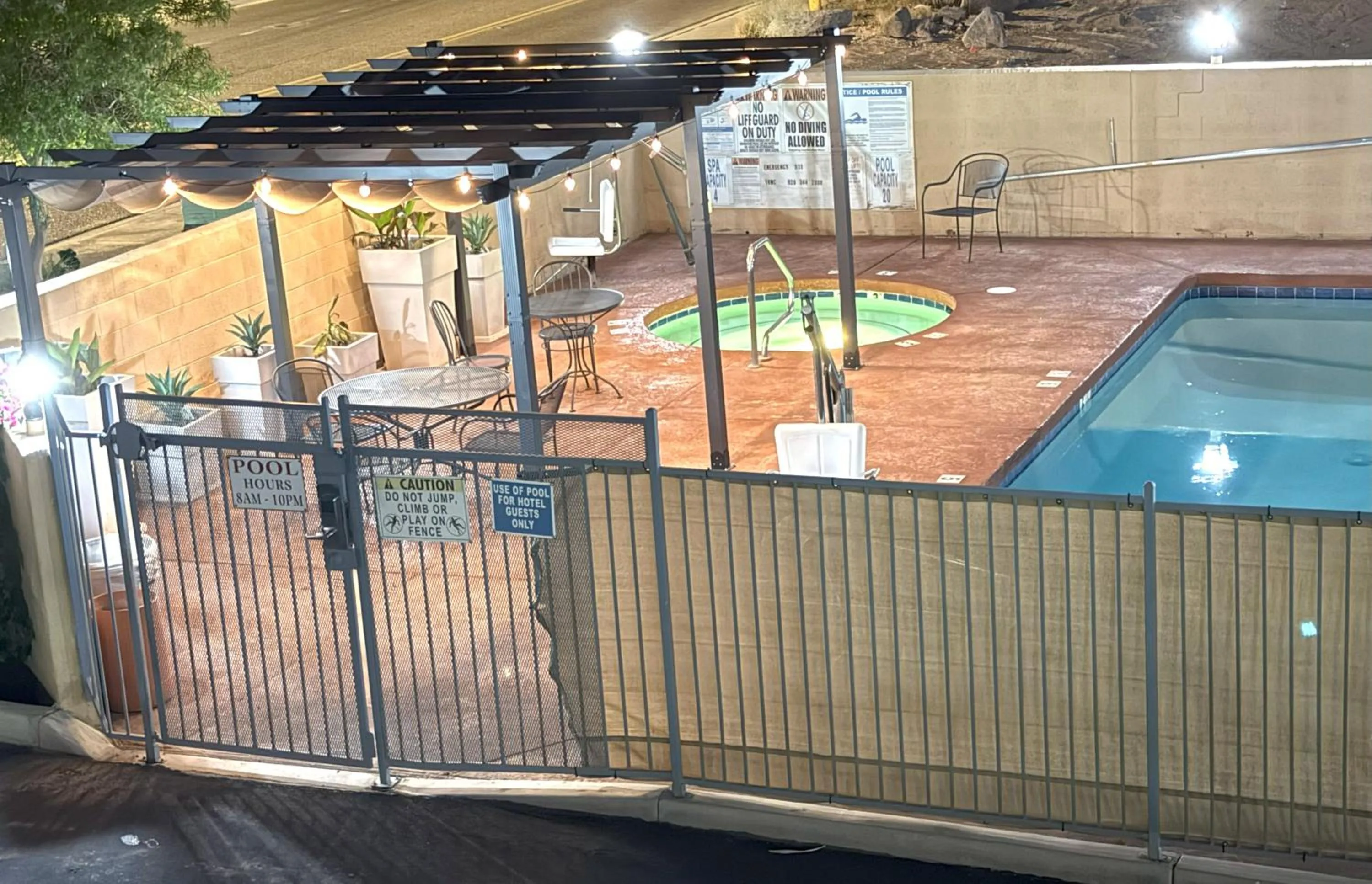 Swimming pool in Days Inn by Wyndham Yuma