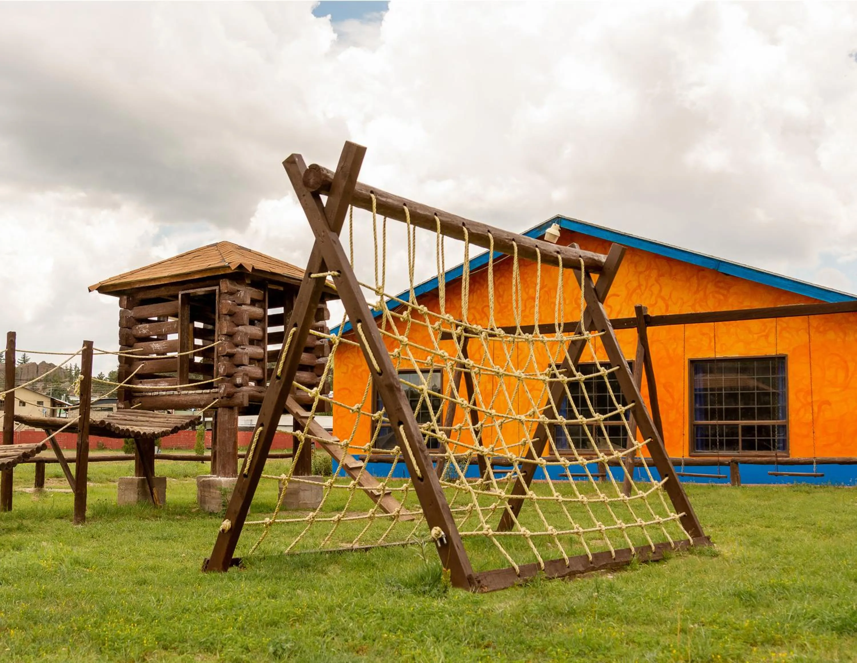 Children play ground in Villa Mexicana Creel Mountain Lodge