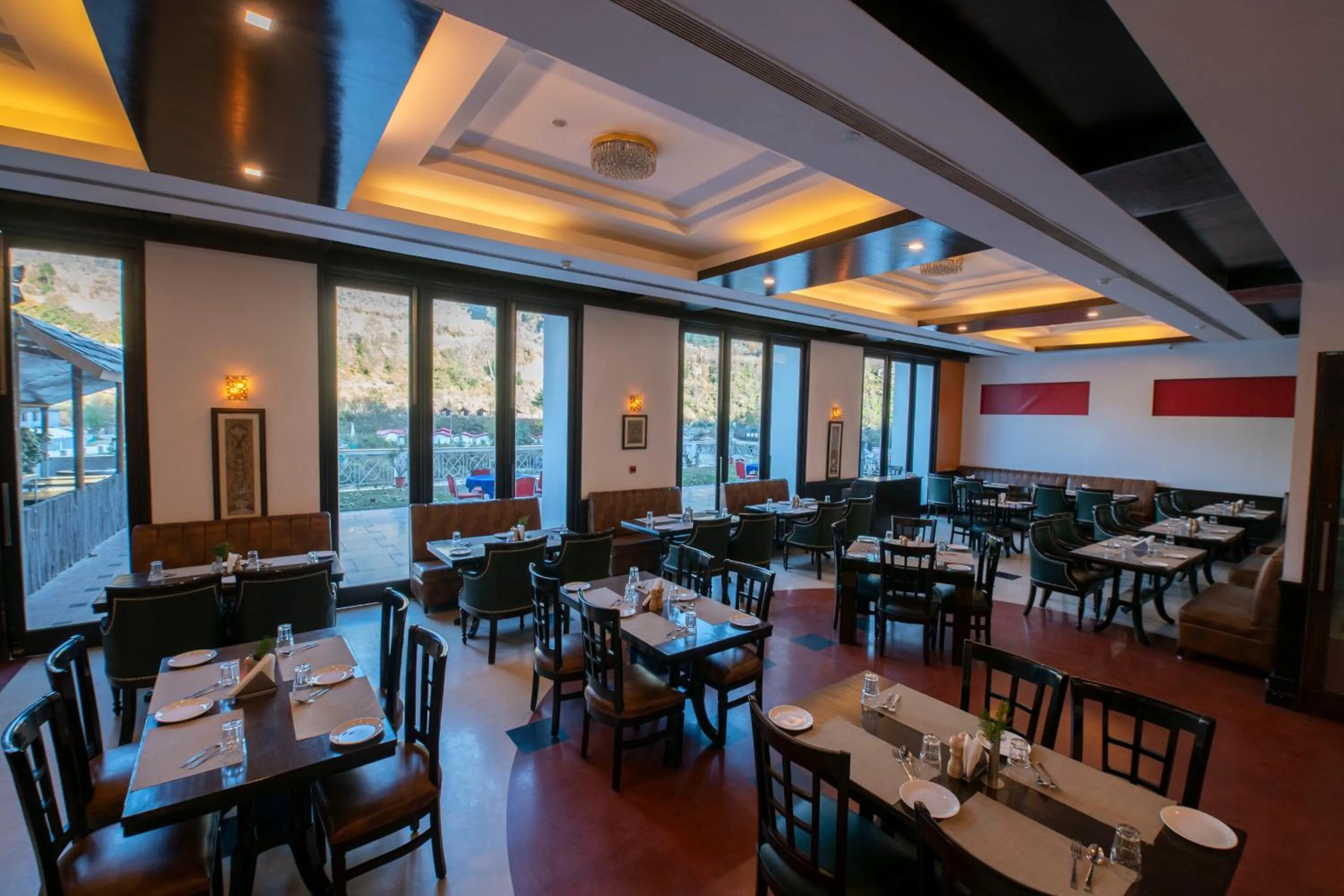 Mastiff Grand Manali Resort