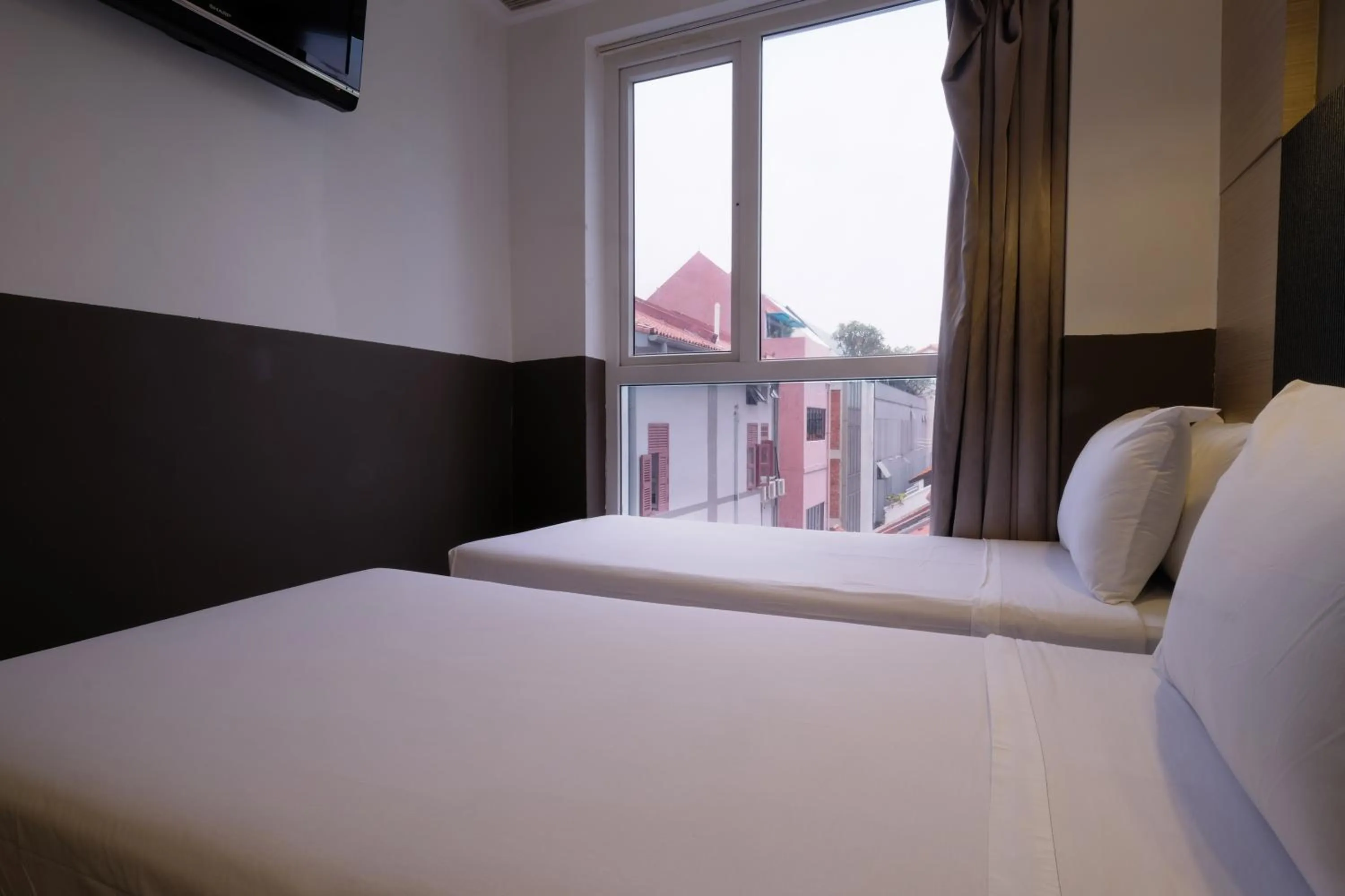 Photo of the whole room, Bed in The Snooze Hotel at Bugis