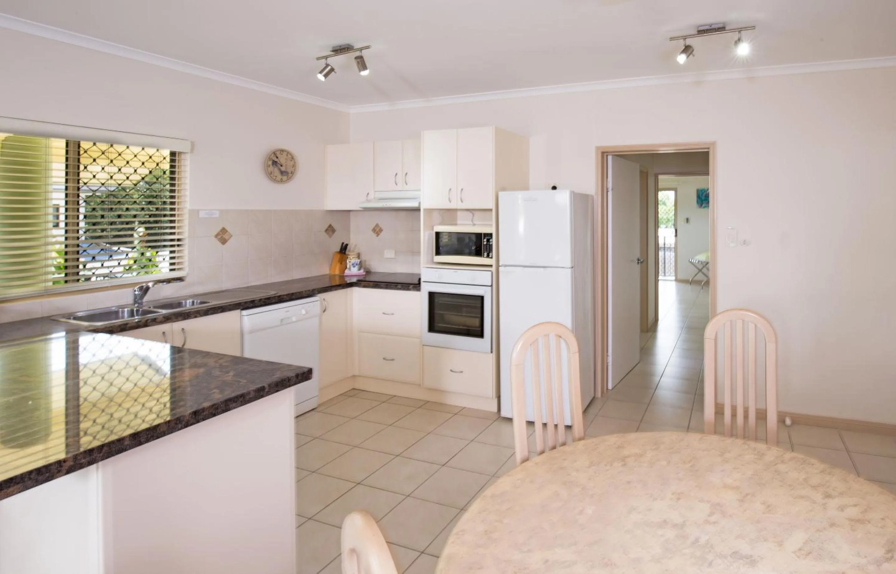 Kitchen or kitchenette in Mission Reef Resort