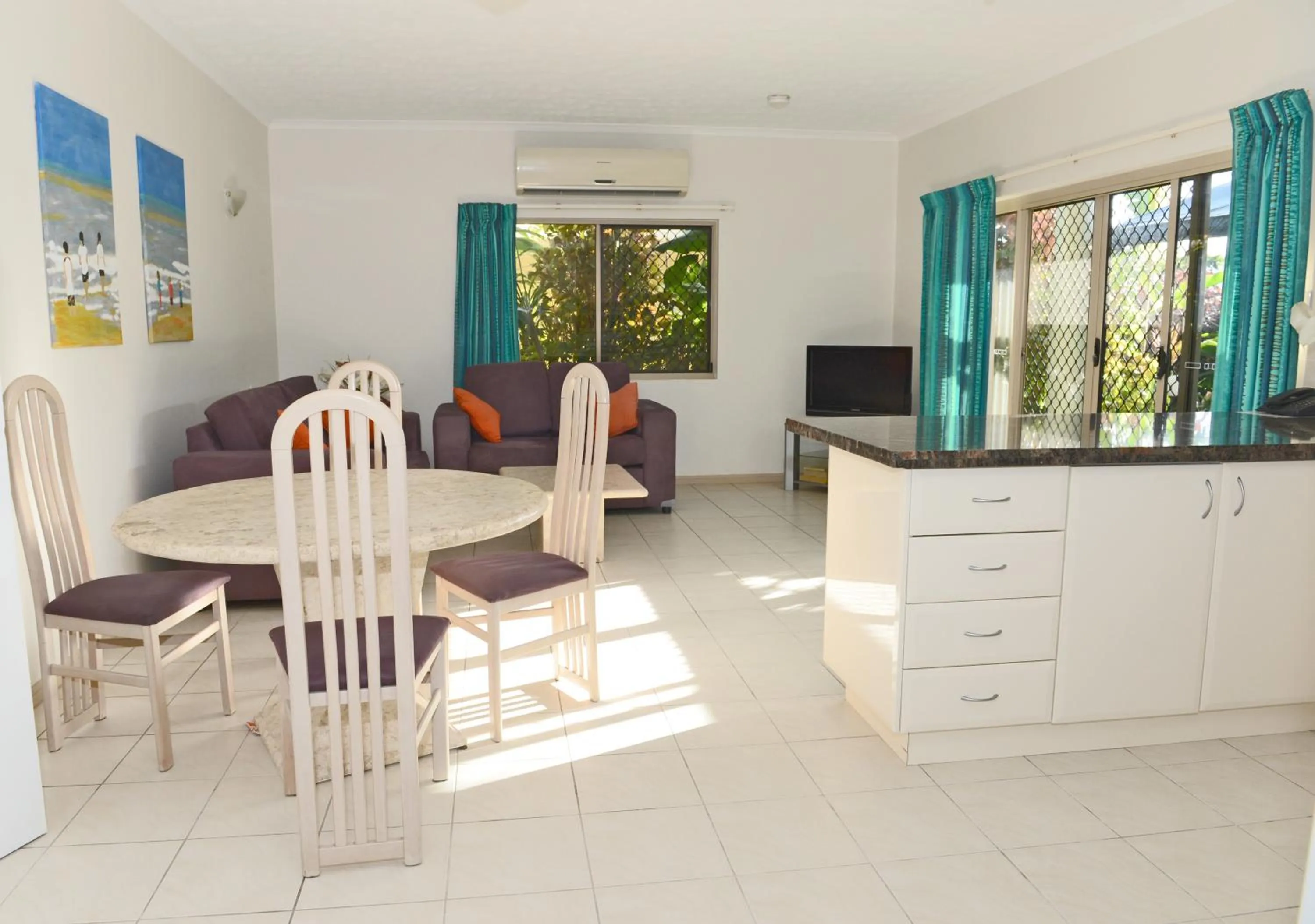 Seating area in Mission Reef Resort