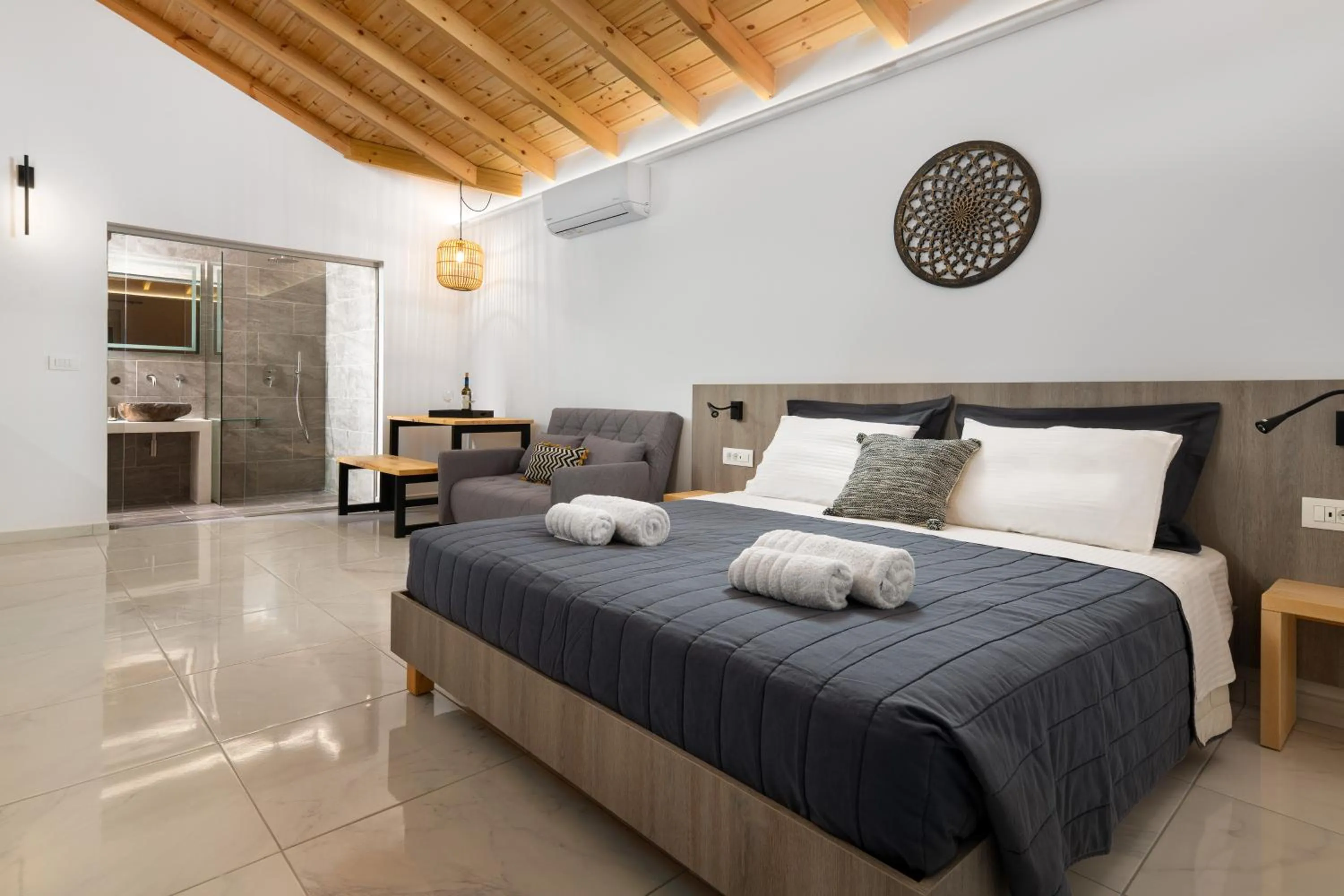 L & C Boutique Apartments