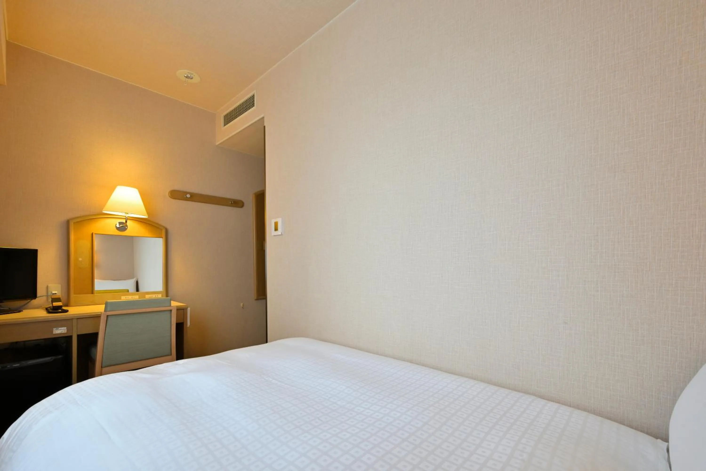 Bedroom, Bed in Matsue New Urban Hotel