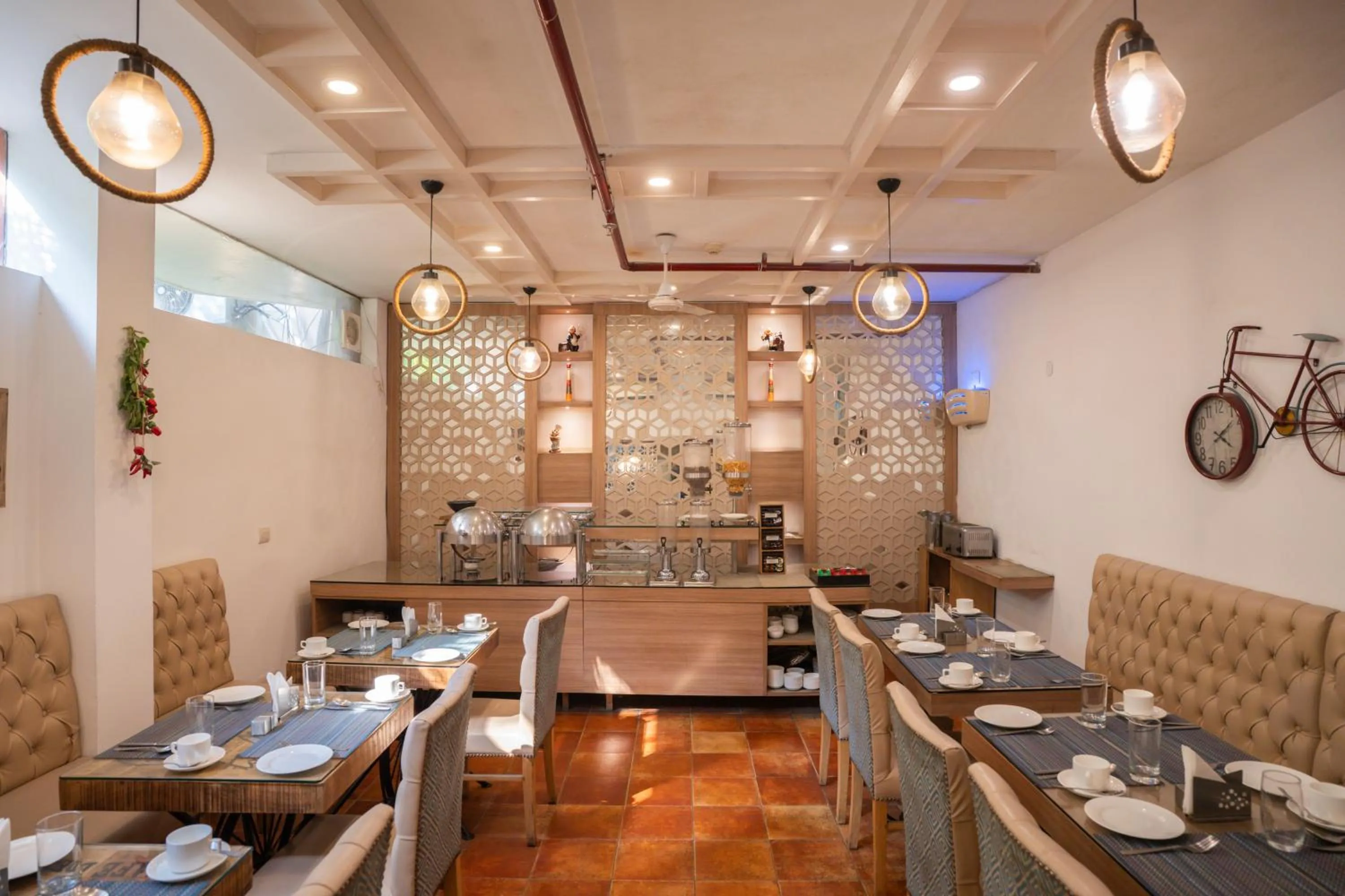 Restaurant/places to eat in Ahuja Residency DLF Phase 2