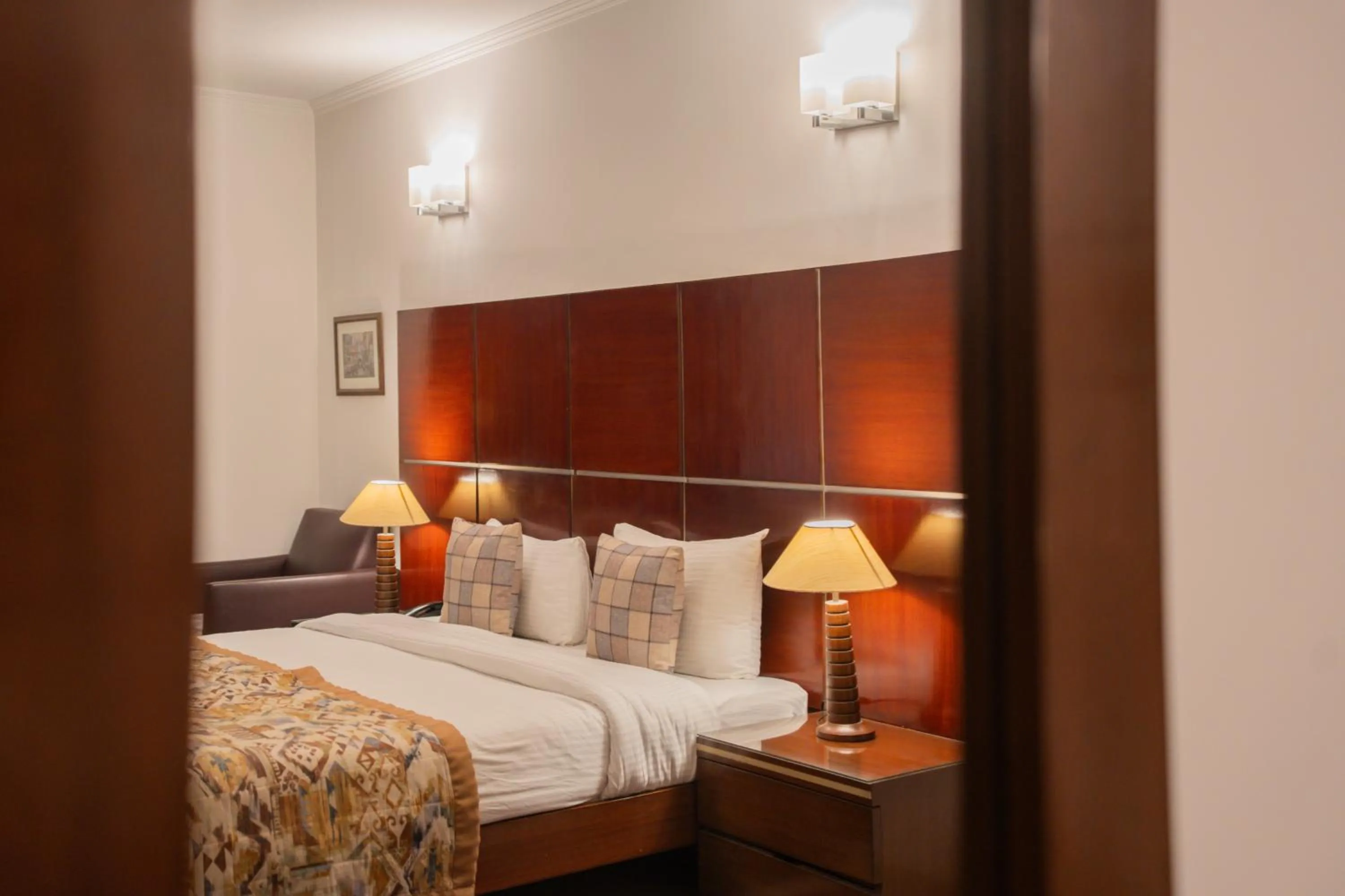 Bed in Ahuja Residency DLF Phase 2