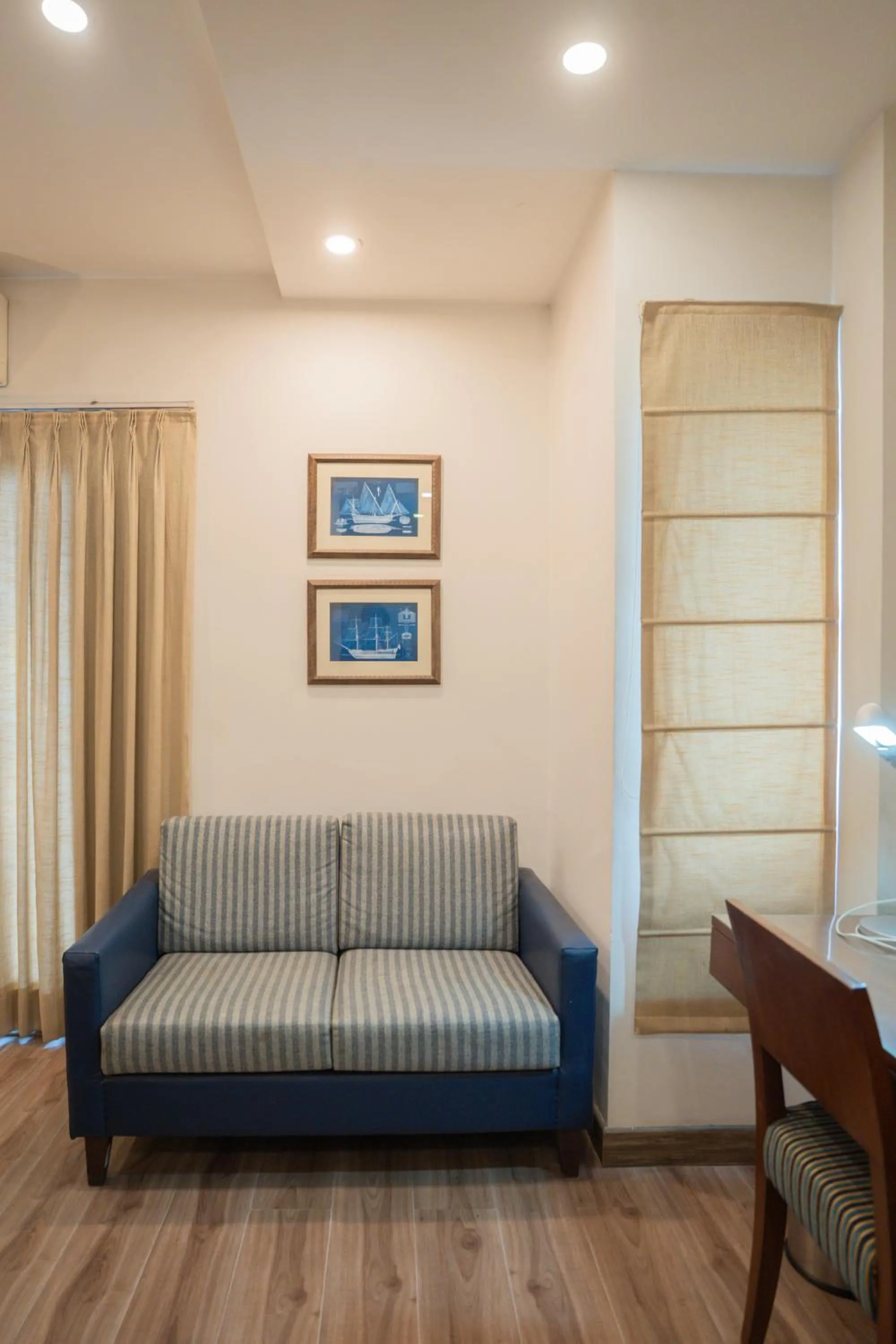 Living room in Ahuja Residency DLF Phase 2