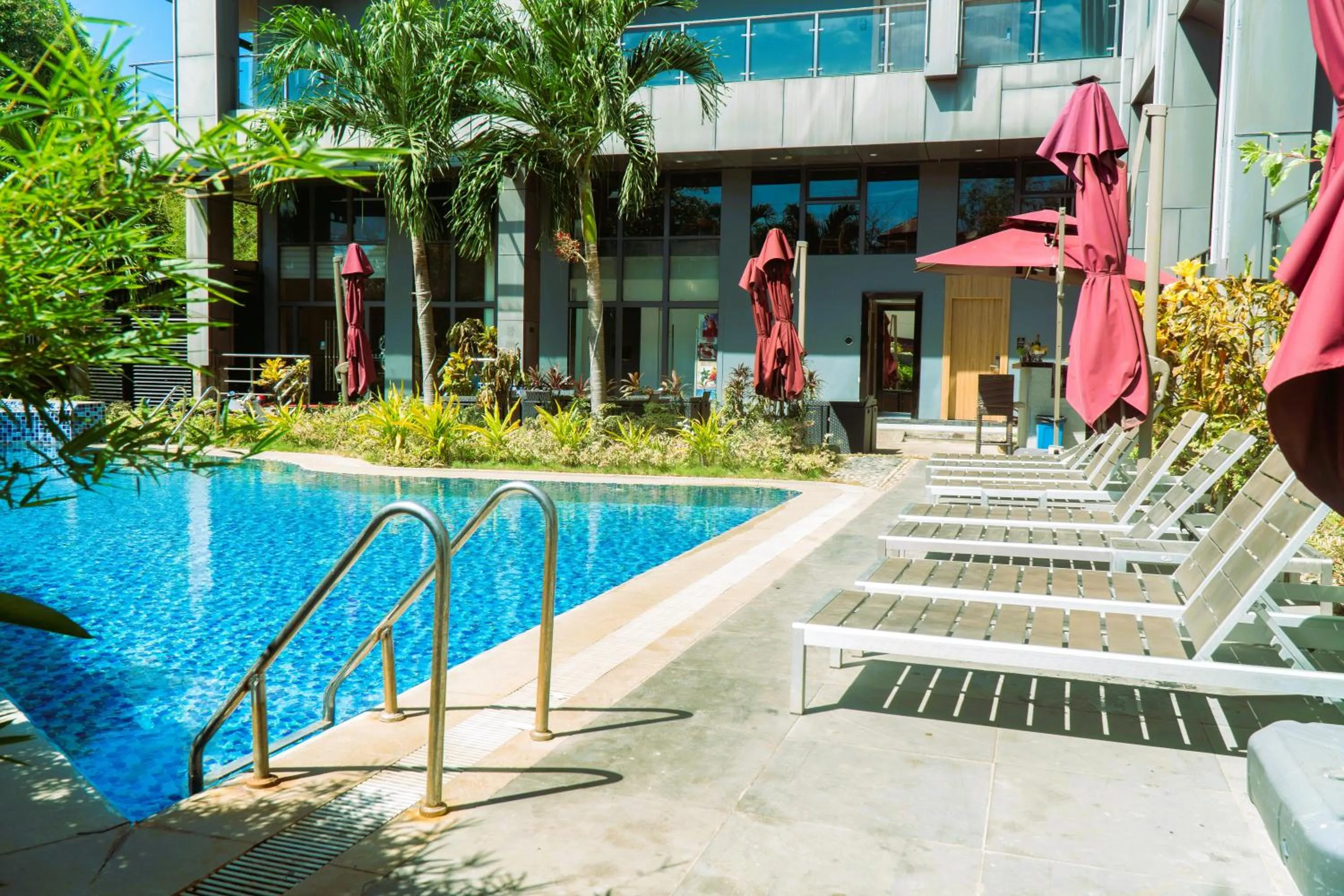 Swimming pool in Vienna Hotel