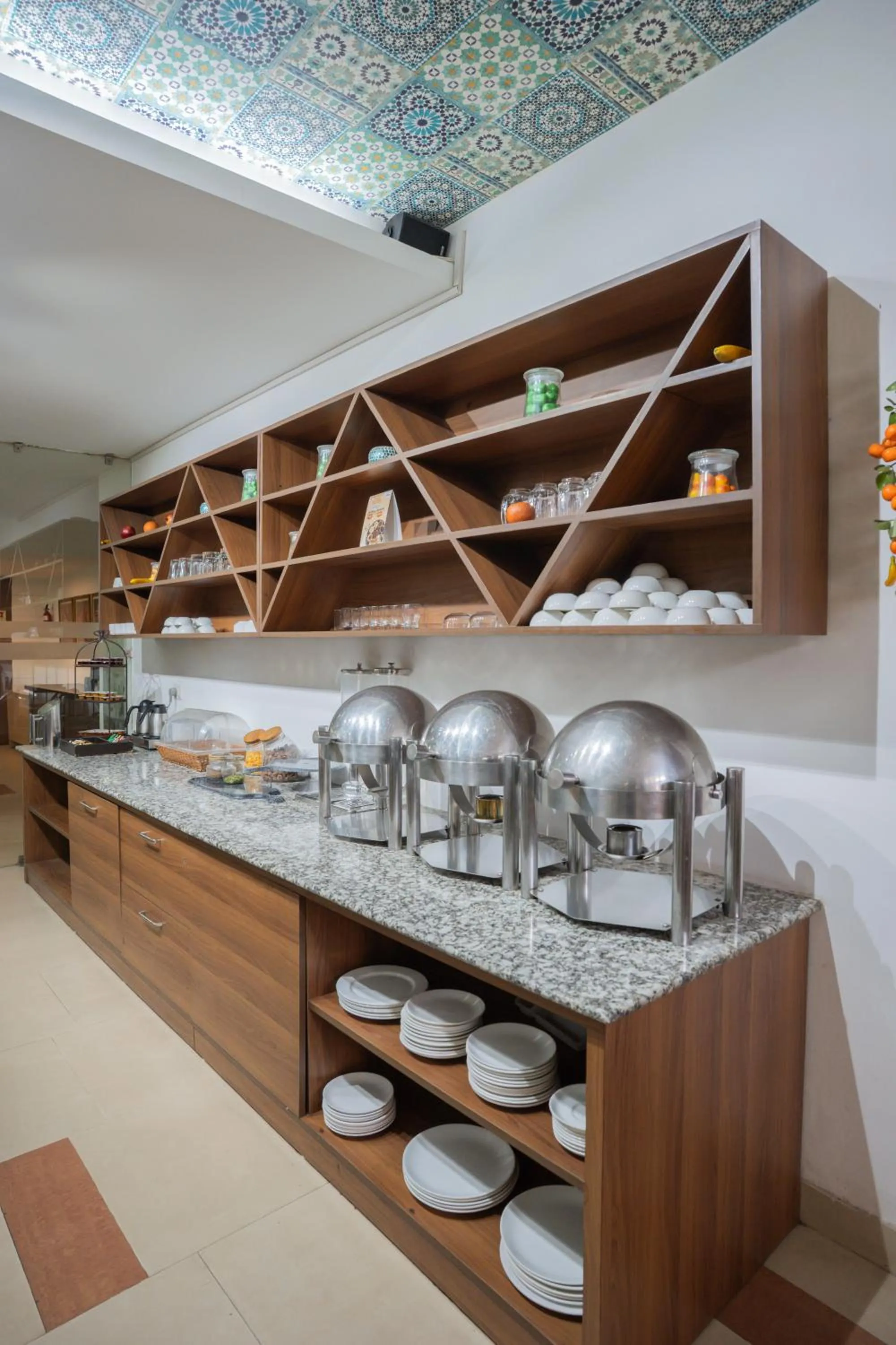 Restaurant/places to eat in Ahuja Residency Parklane