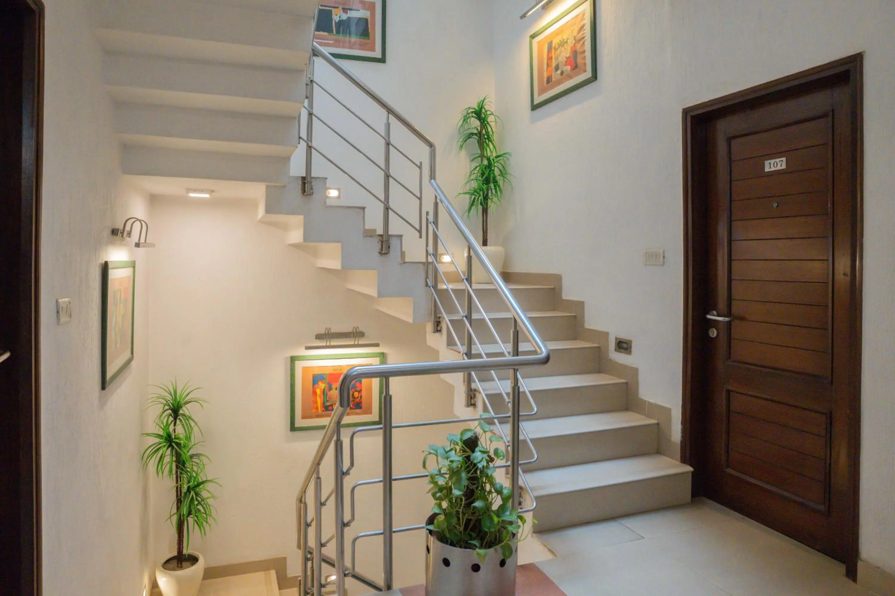 Lobby or reception in Ahuja Residency Parklane