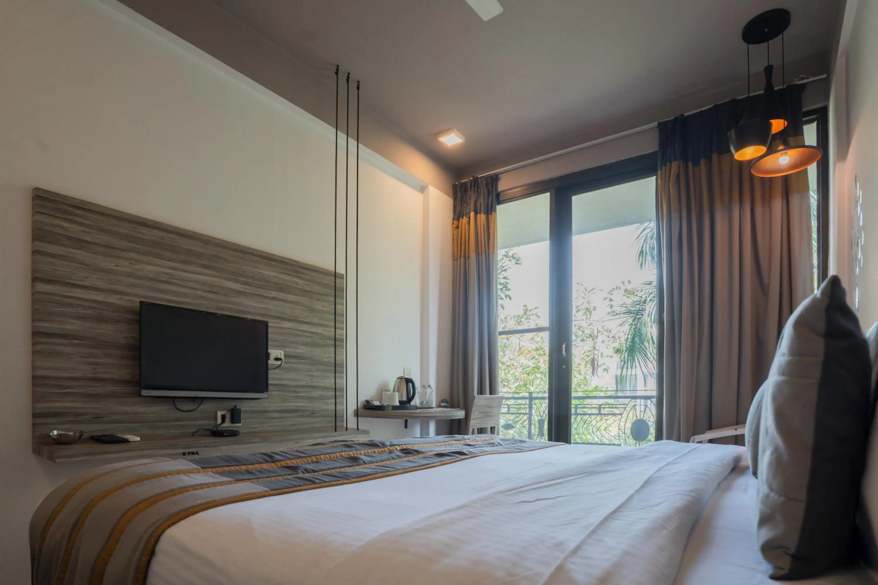 Bed in Ahuja Residency Parklane