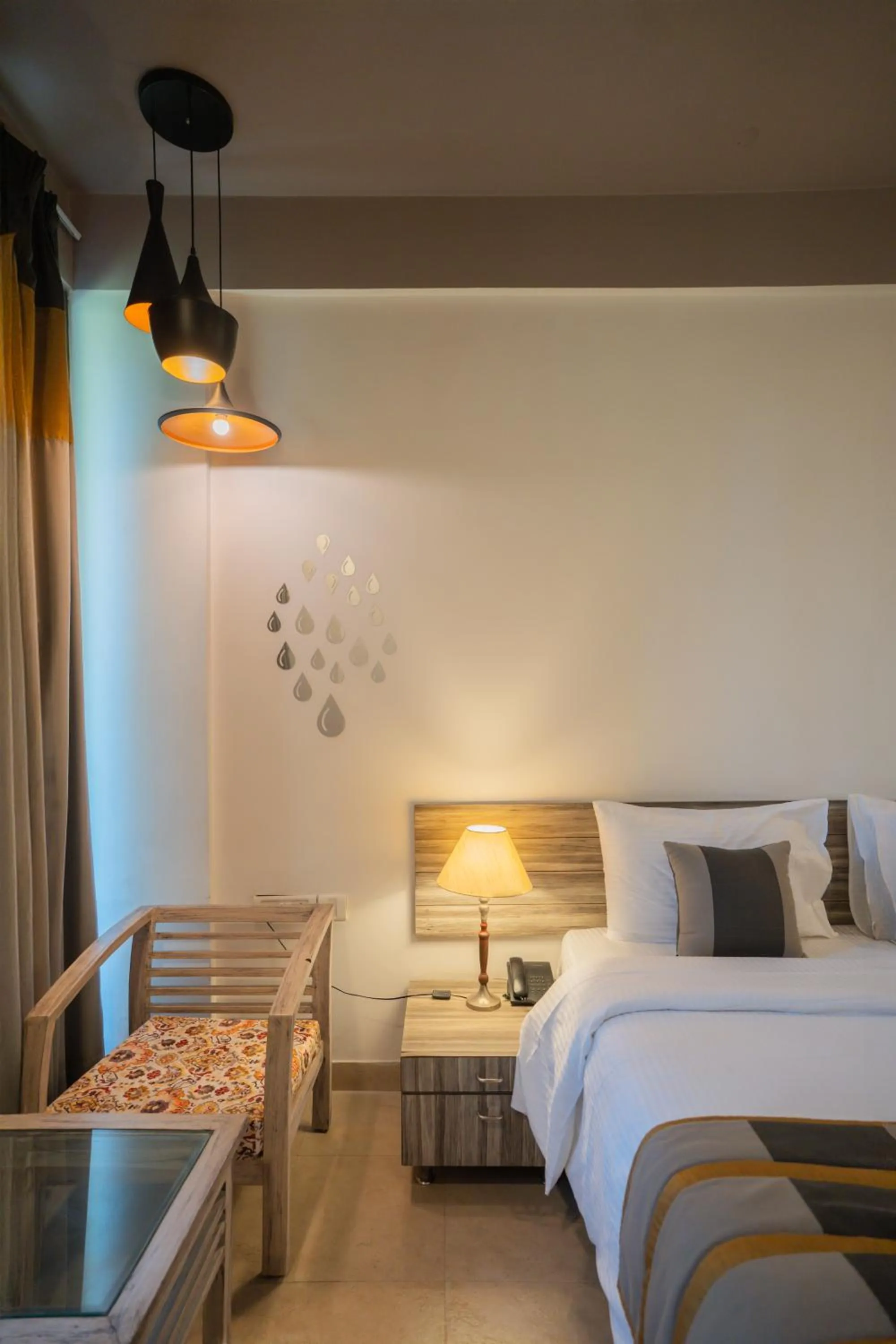 Seating area, Bed in Ahuja Residency Parklane