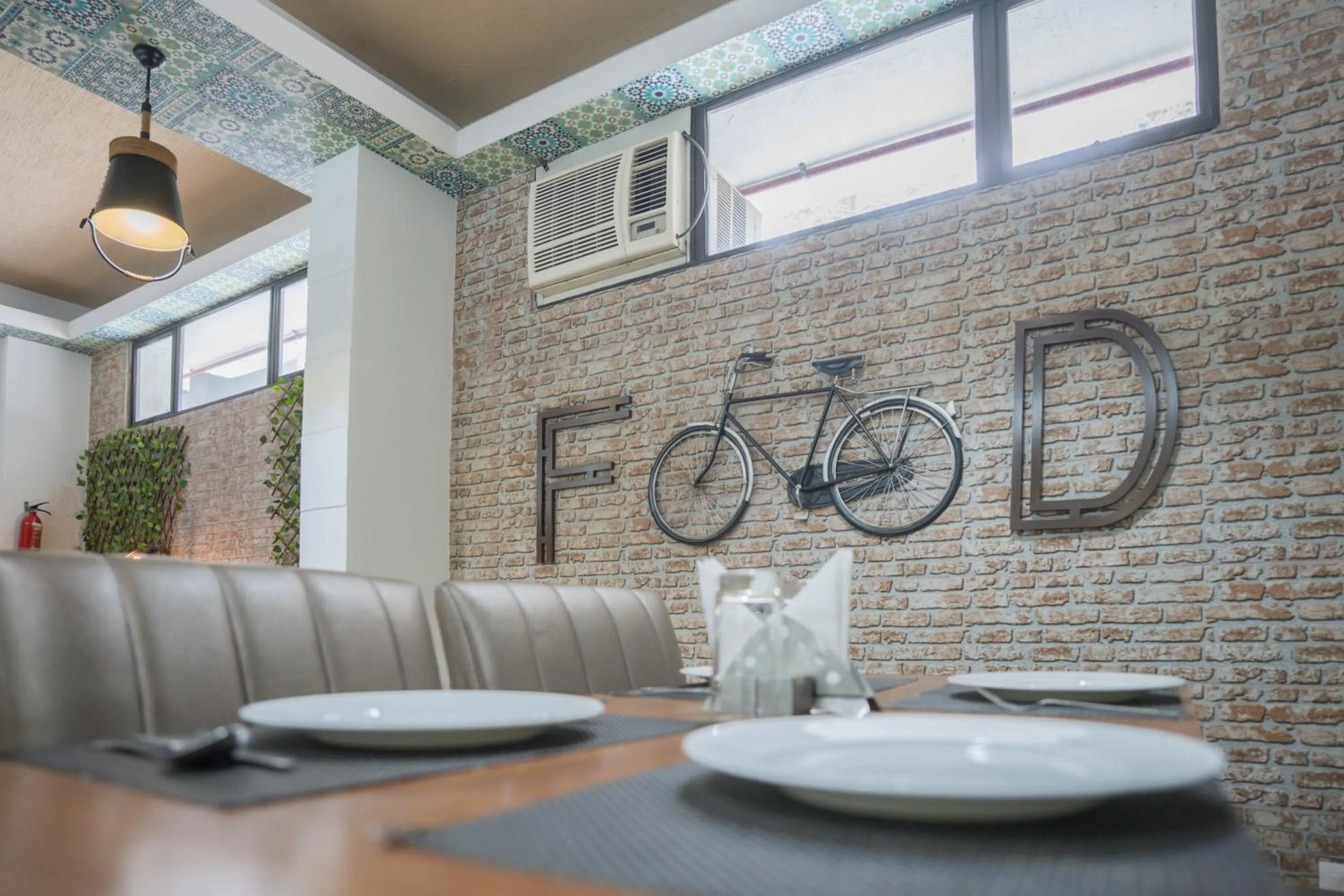 Restaurant/places to eat in Ahuja Residency Parklane