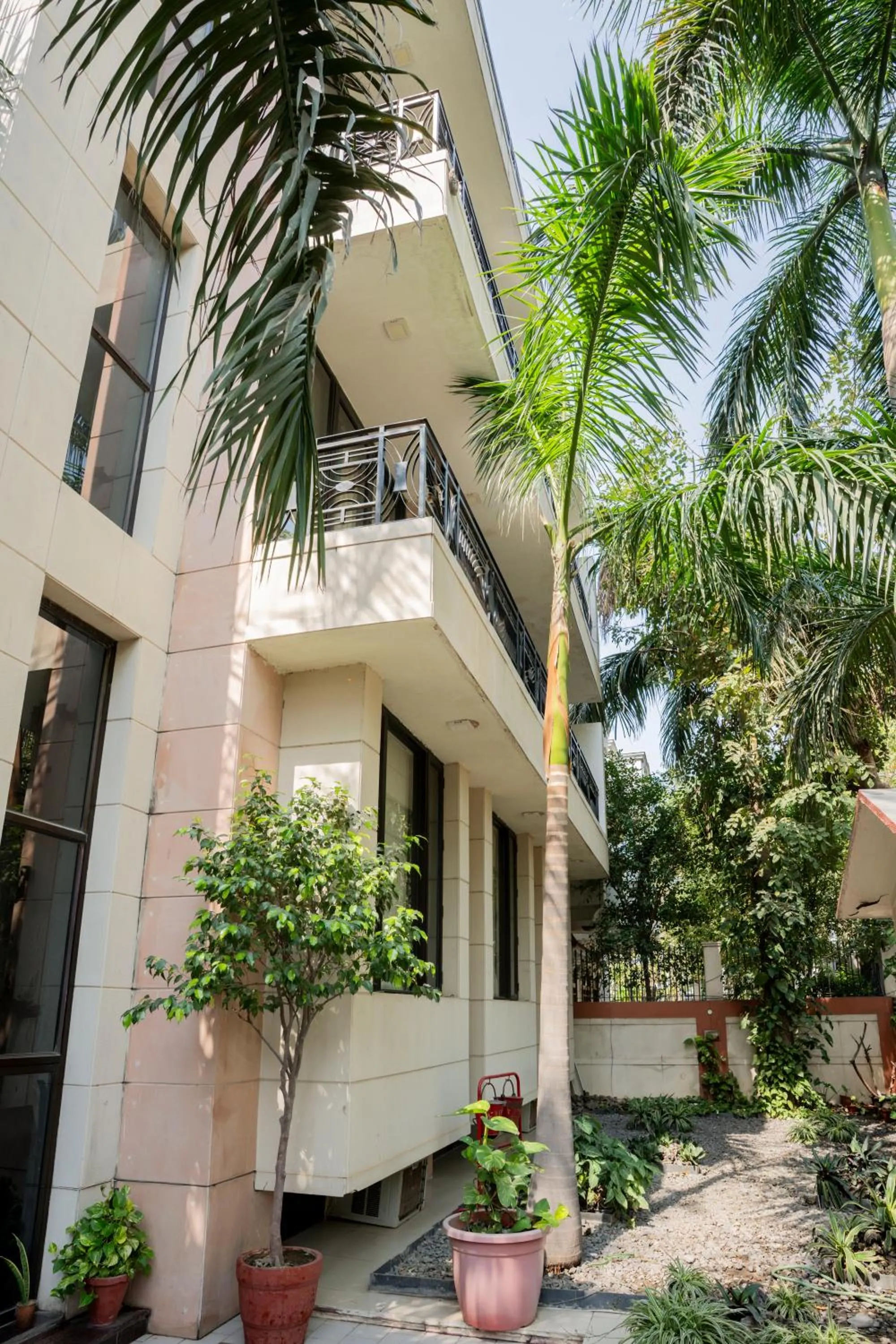 Facade/entrance in Ahuja Residency Parklane