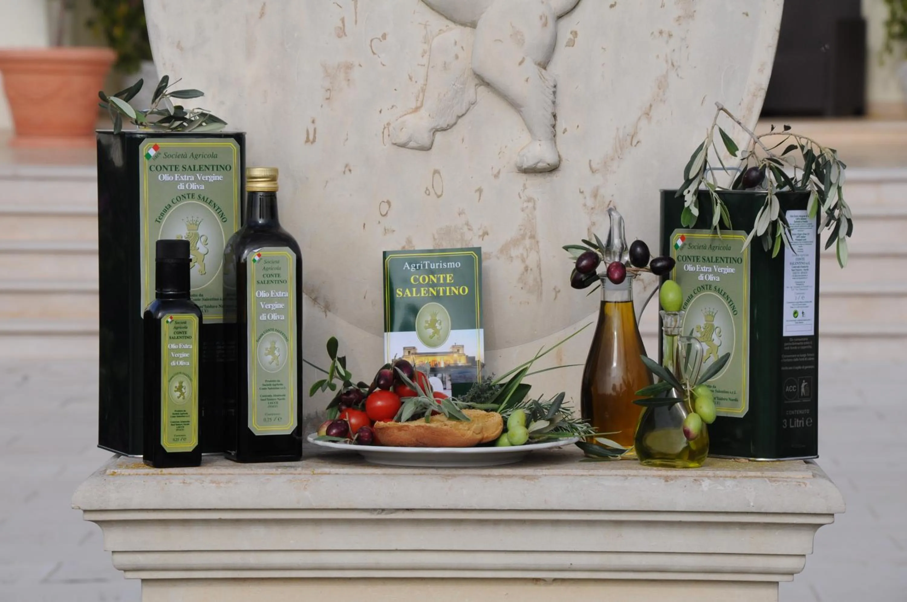 Food and drinks in Agri Hotel Conte Salentino