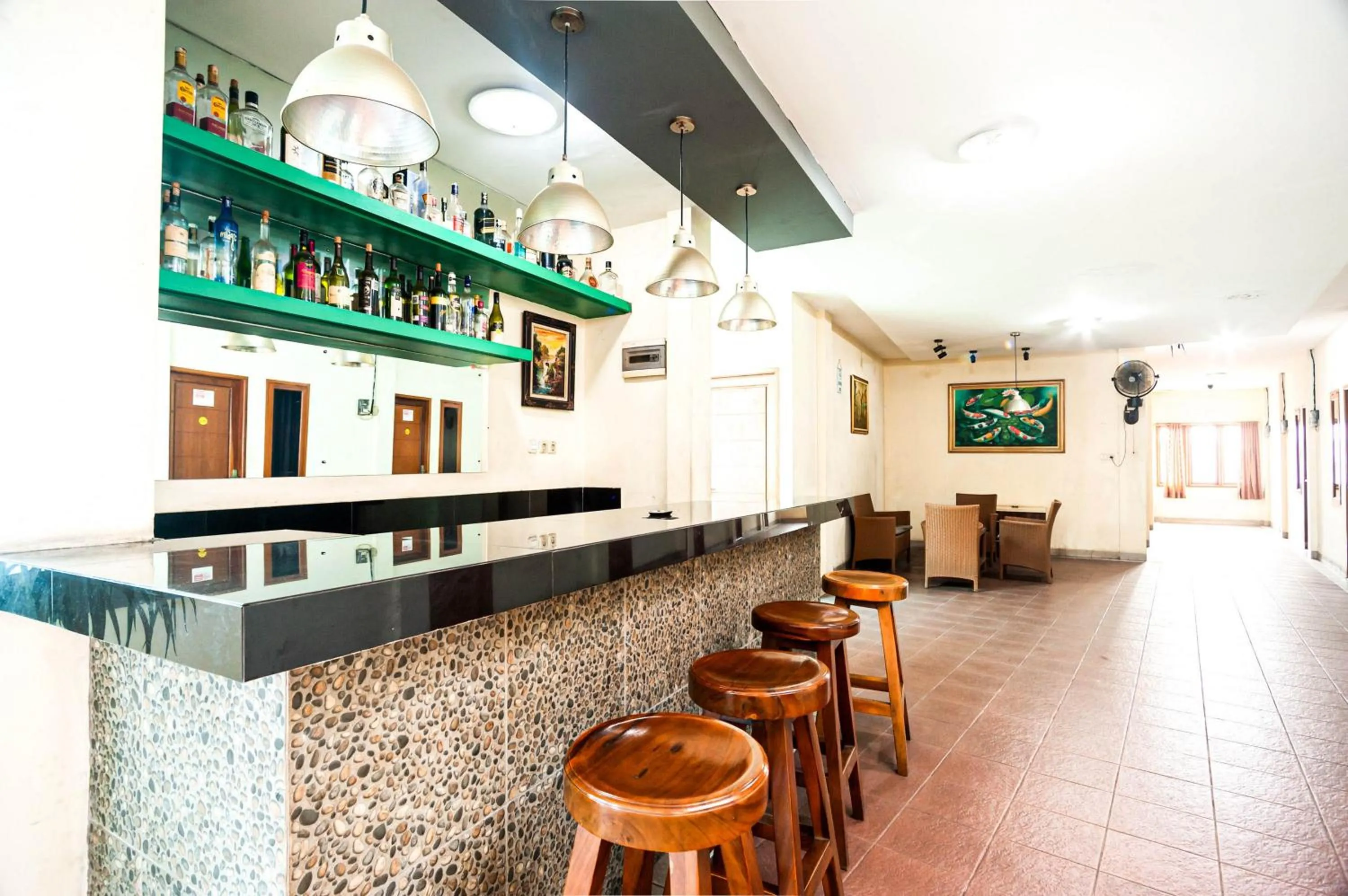 Restaurant/places to eat in RedDoorz Plus near Universitas Indonesia