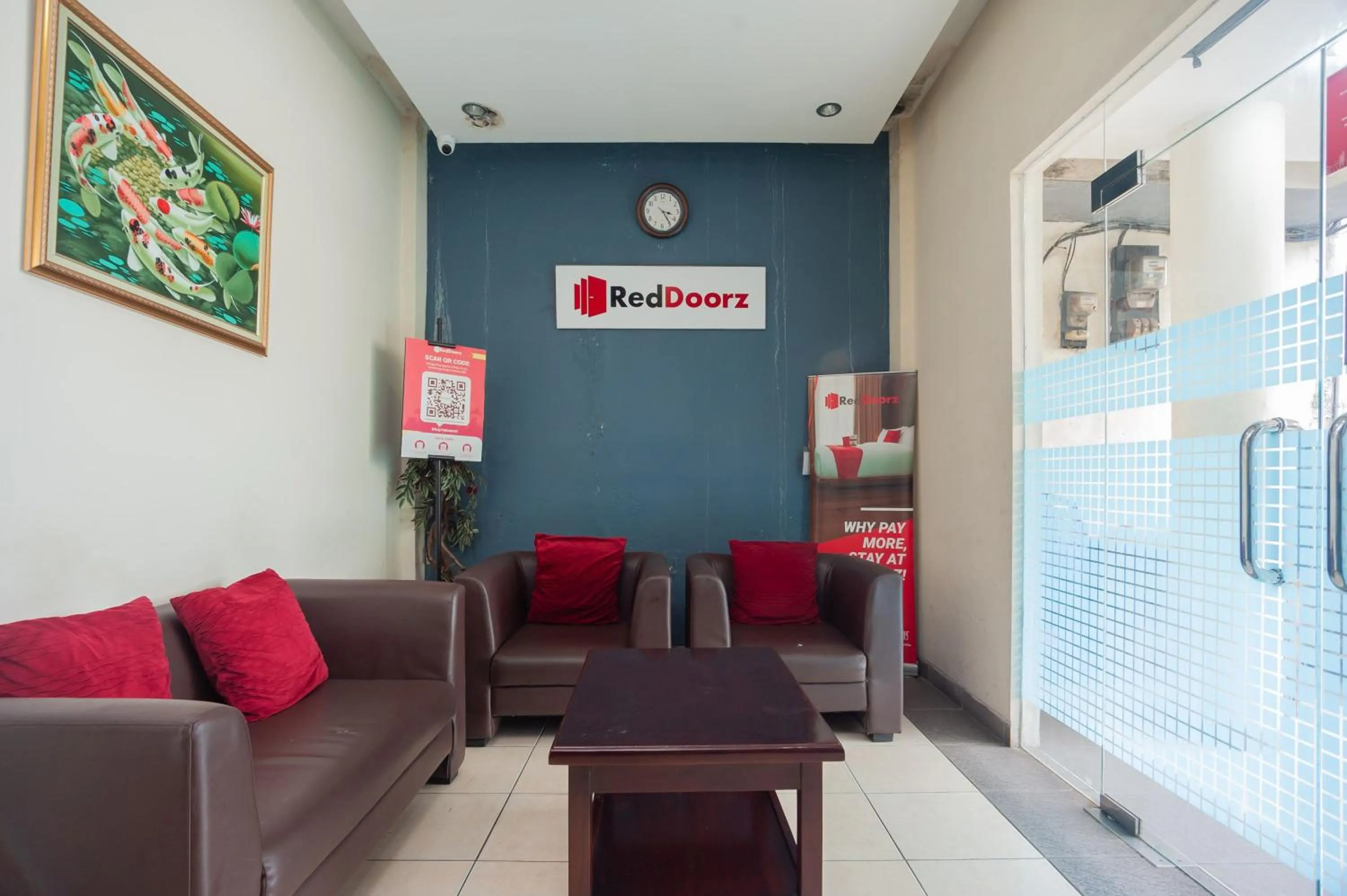 Living room in RedDoorz Plus near Universitas Indonesia