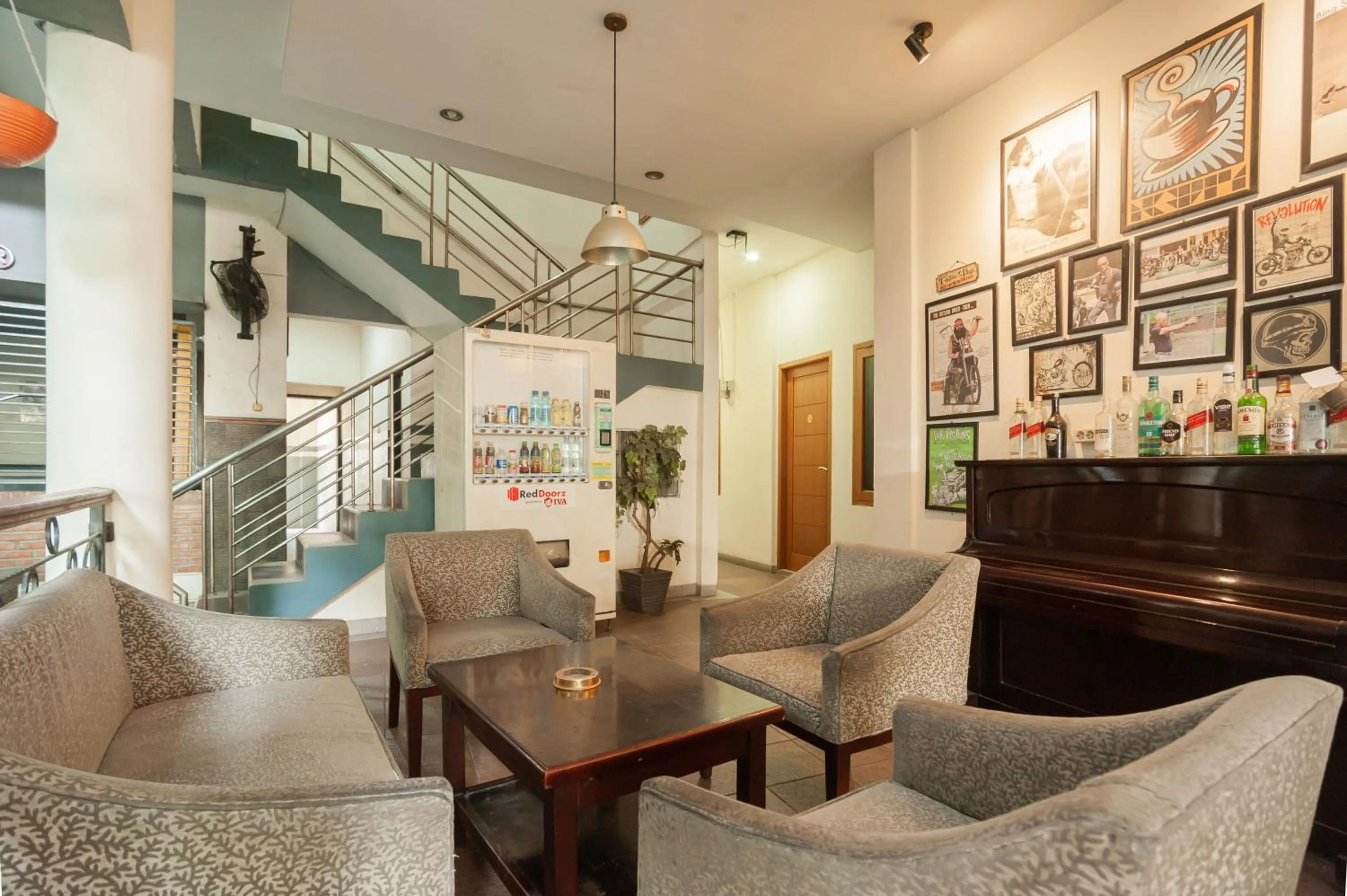 Living room in RedDoorz Plus near Universitas Indonesia