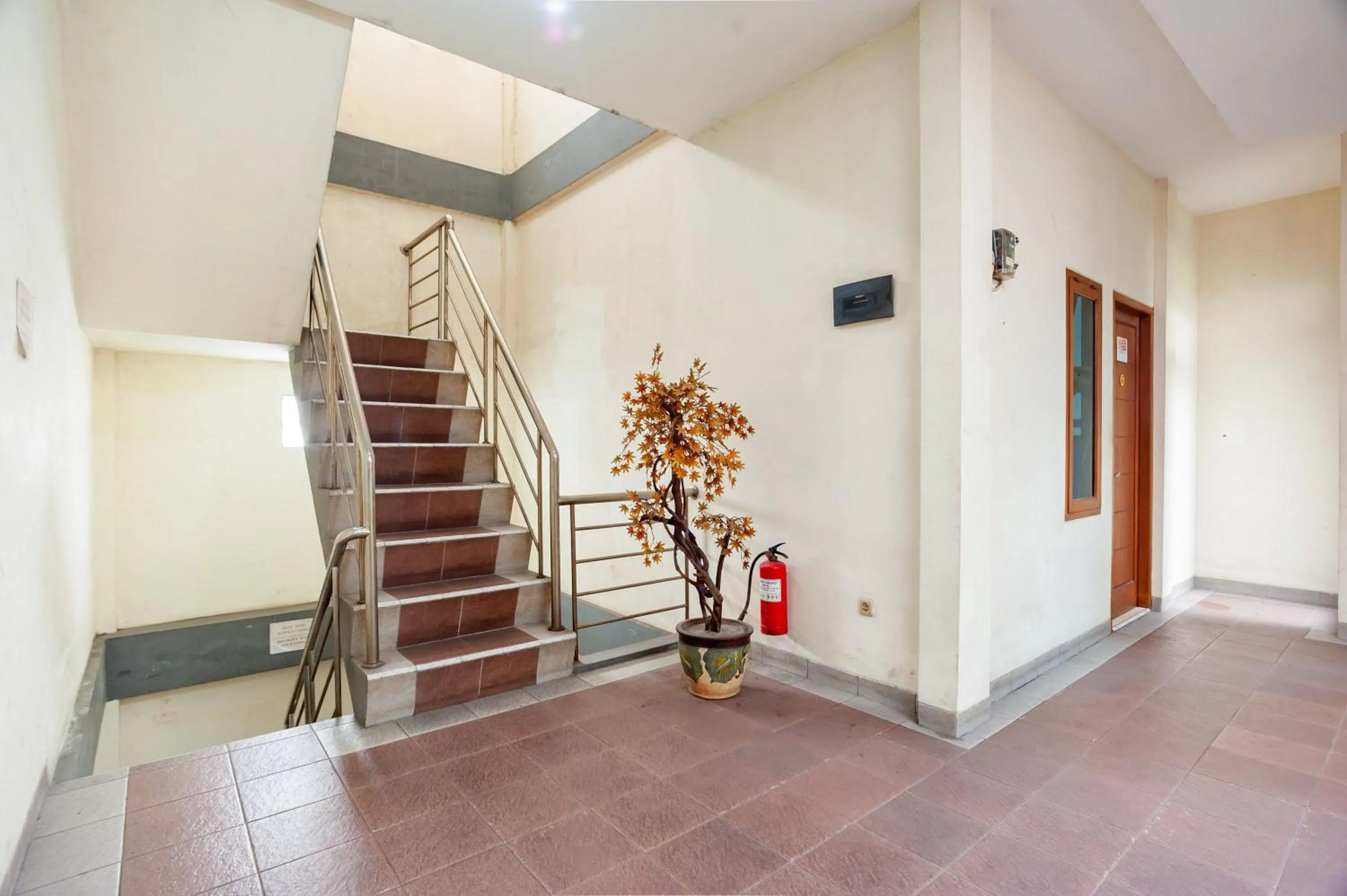 Floor plan in RedDoorz Plus near Universitas Indonesia