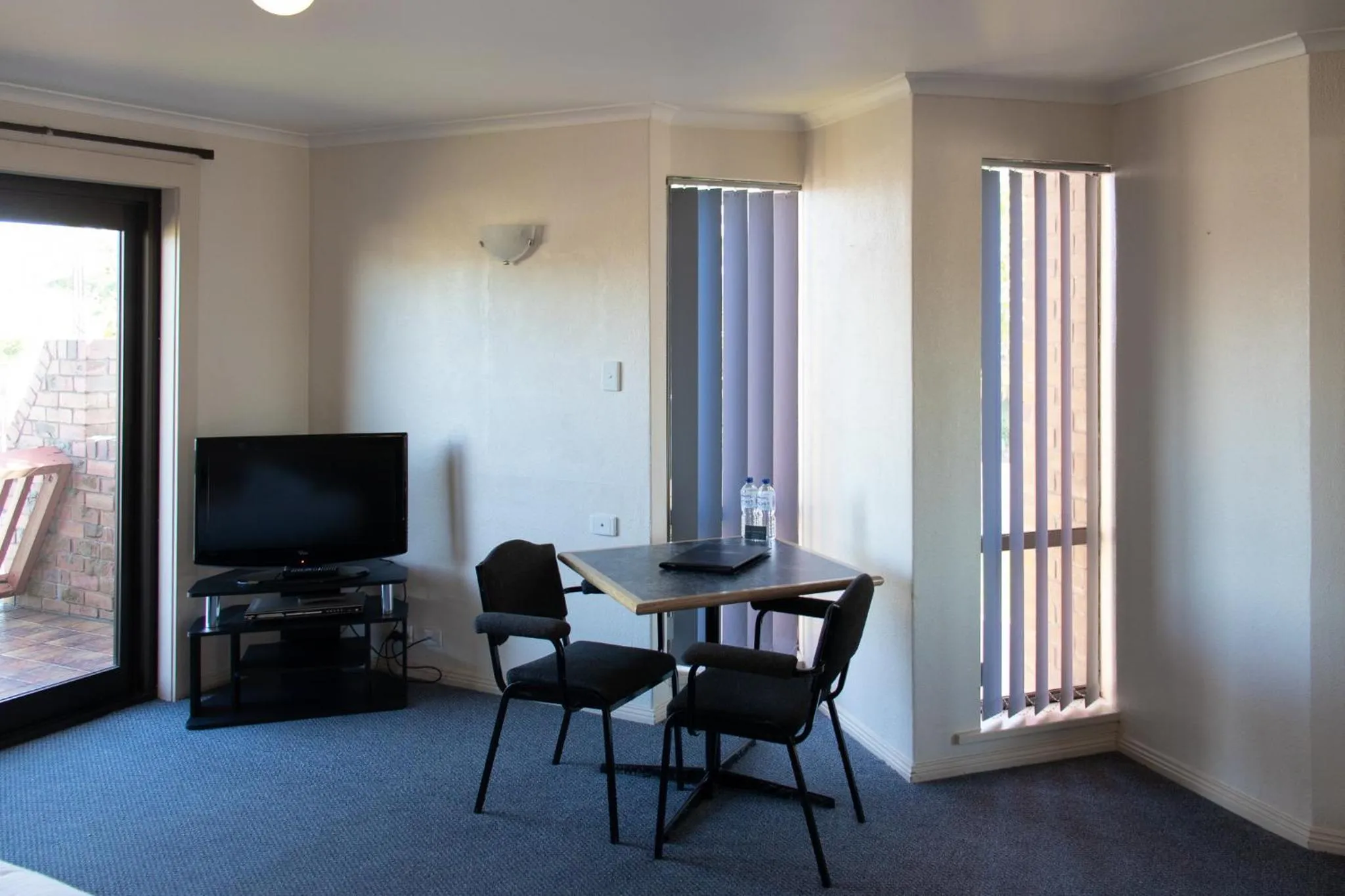 Photo of the whole room in Arkana Motor Inn & Terrace Apartments