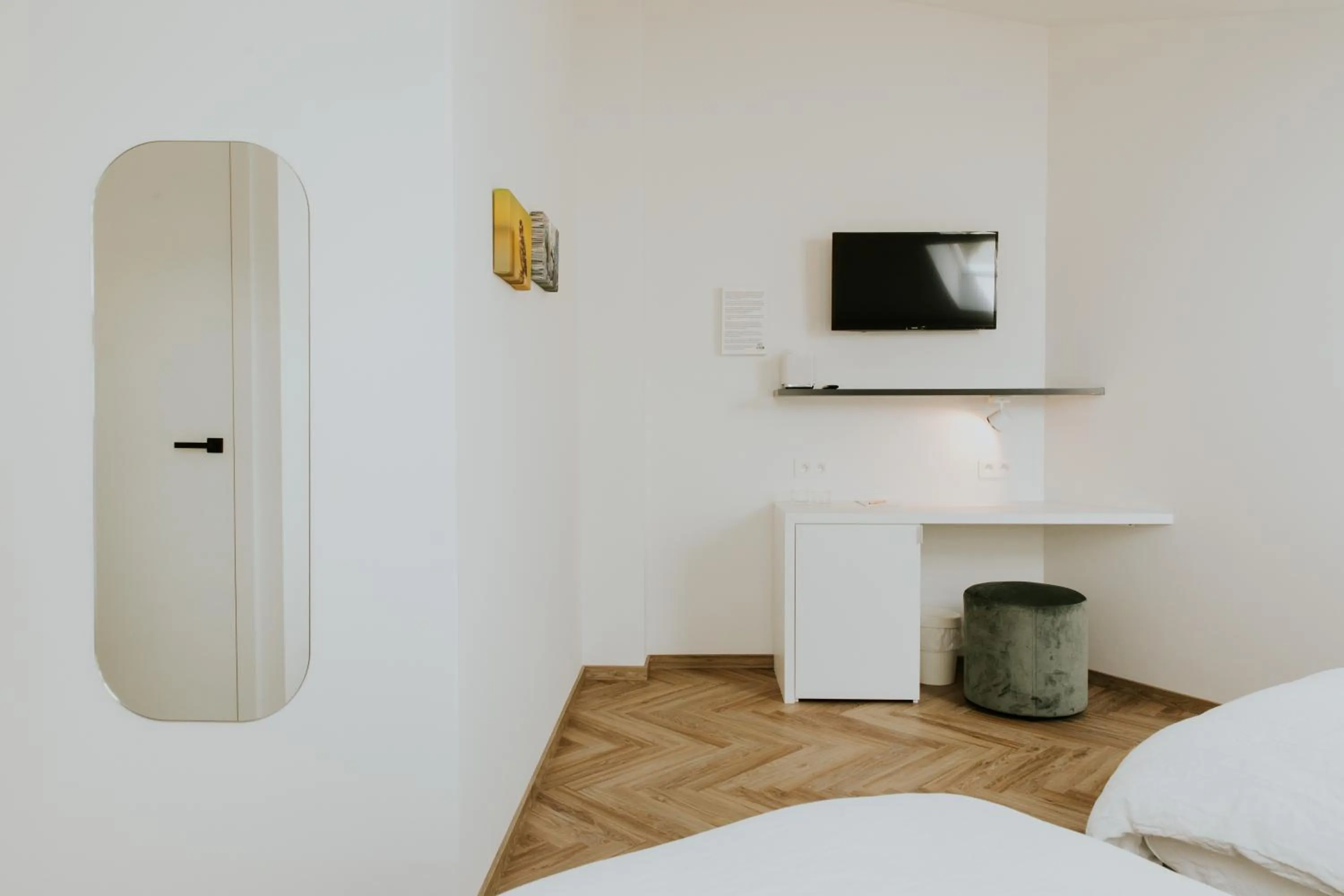 TV and multimedia, Bed in Hotel Jerom