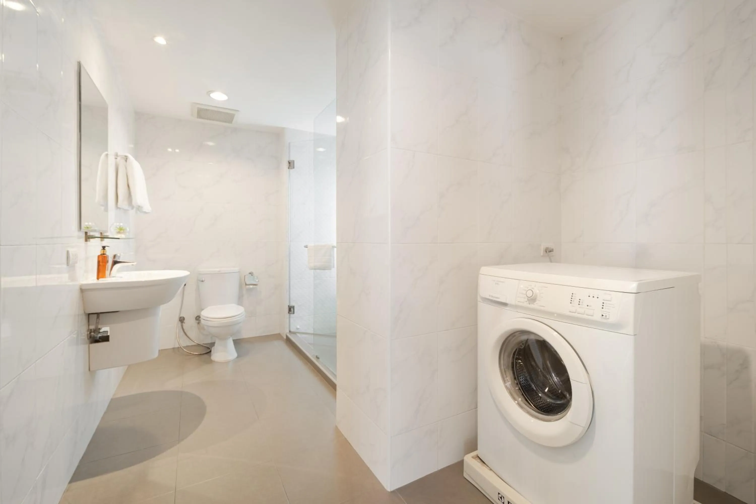 Toilet in Aspira Residence Ruamrudee