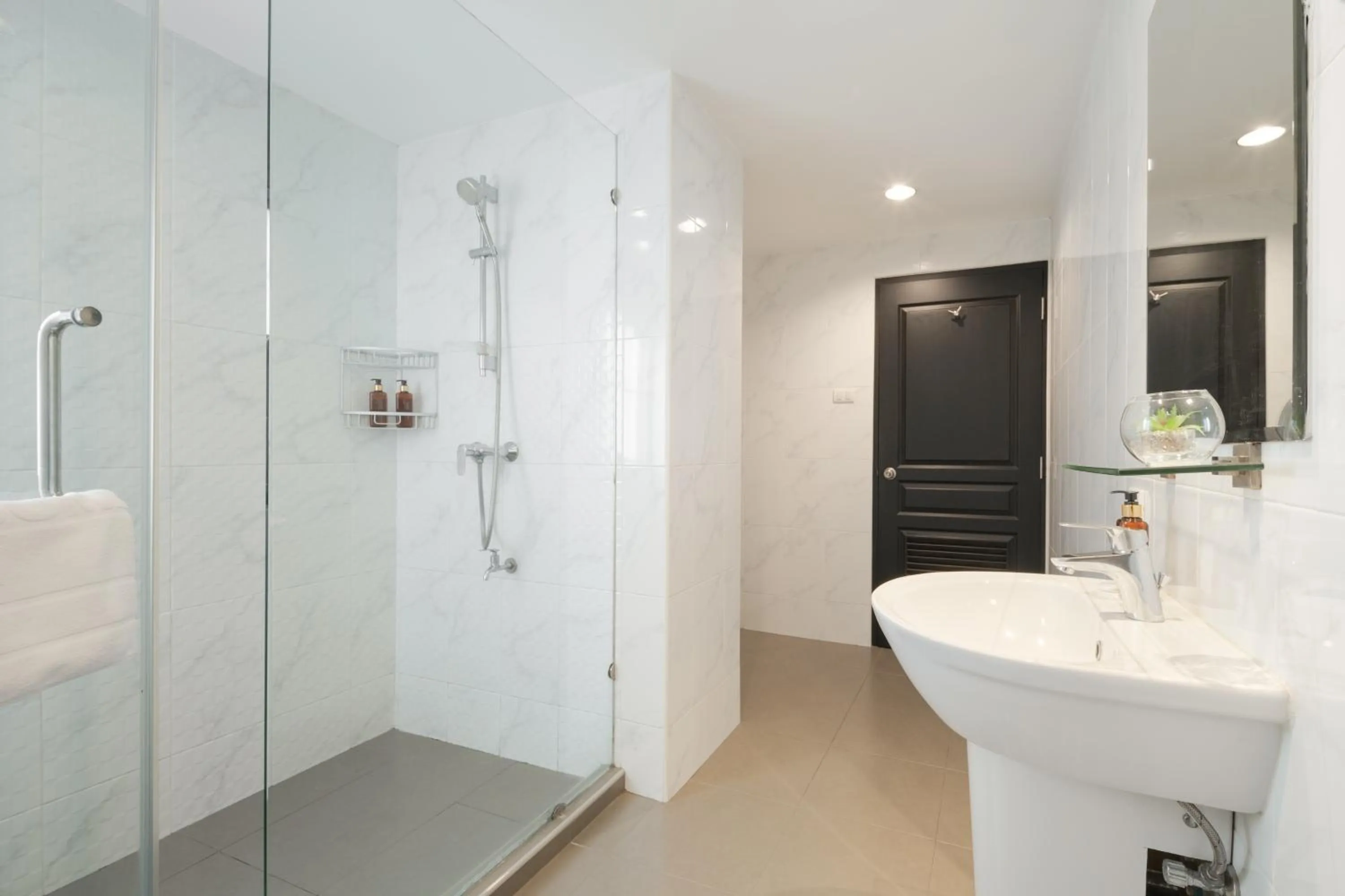 Shower in Aspira Residence Ruamrudee