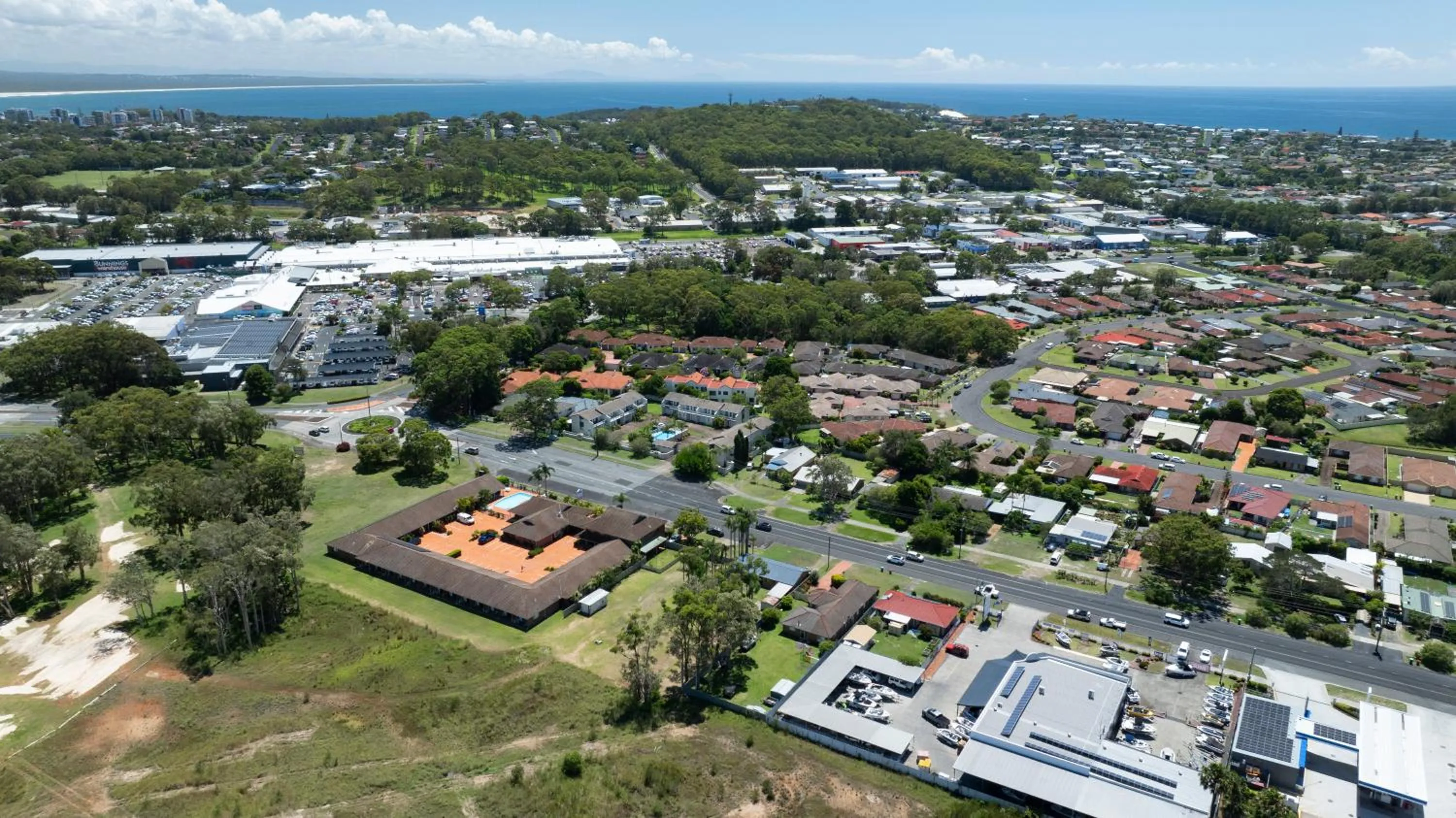Property building in Island Palms Motor Inn