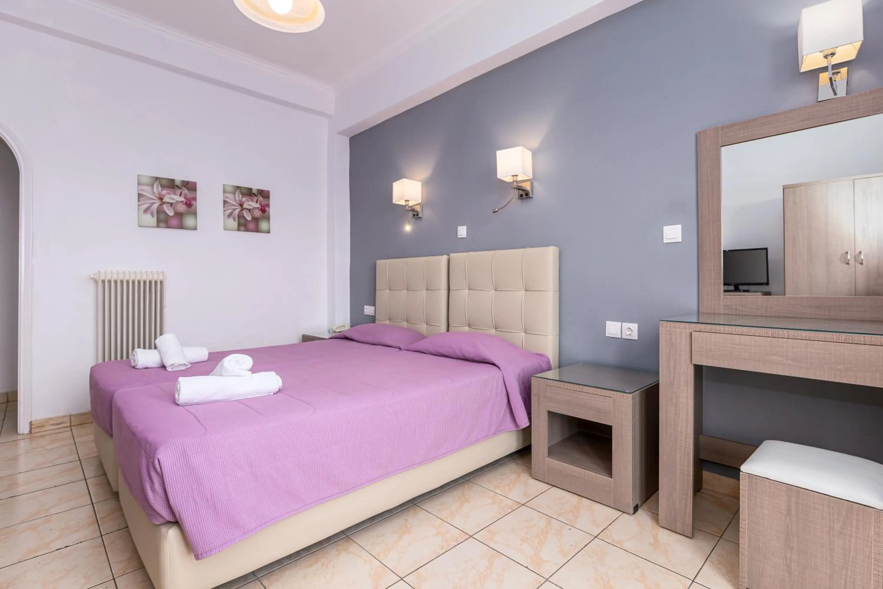 Photo of the whole room, Bed in Oasis Hotel