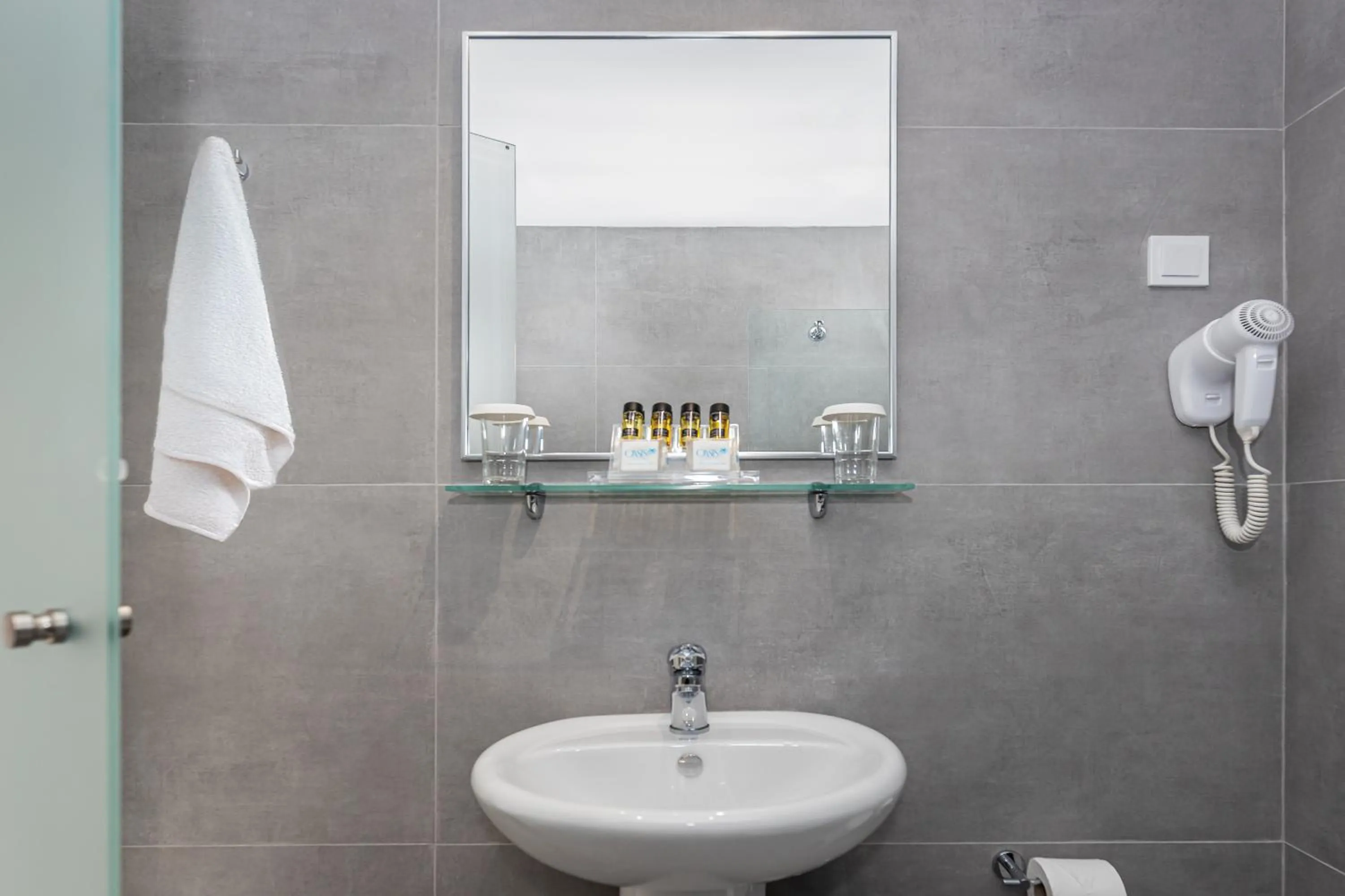 Bathroom in Oasis Hotel