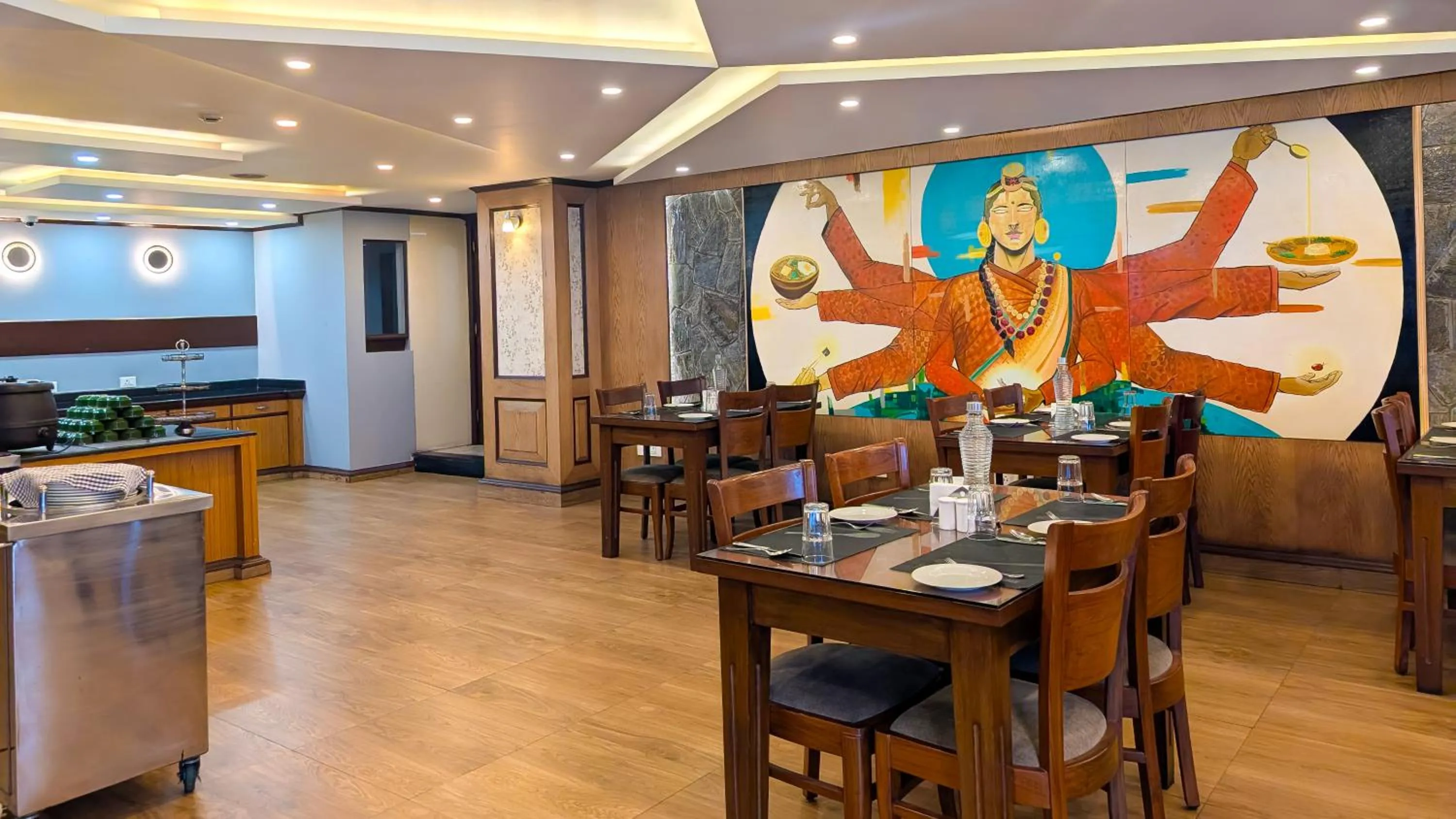 Restaurant/places to eat in Yashshree Jai Hotel & Banquet