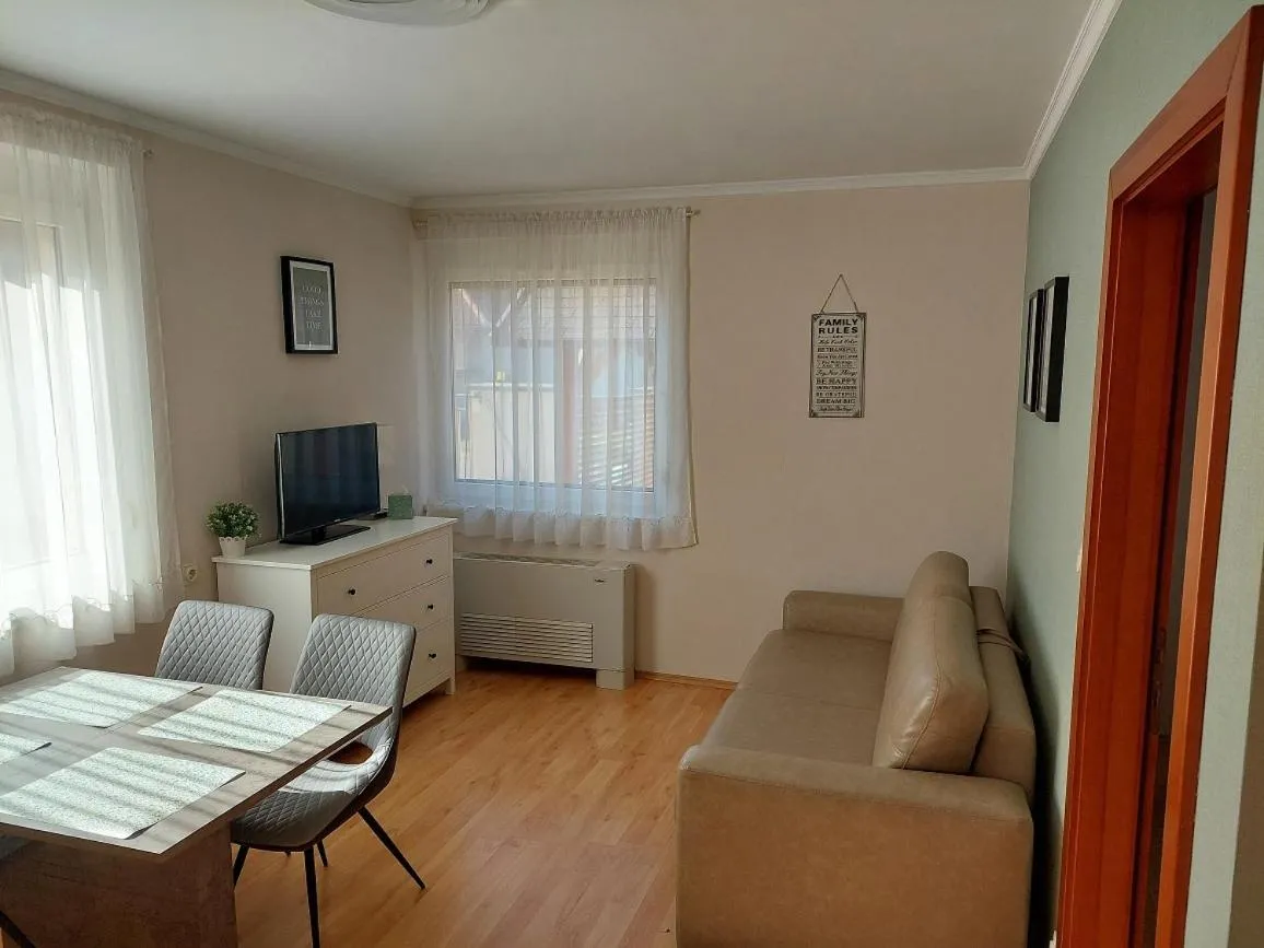Elek Apartmanház